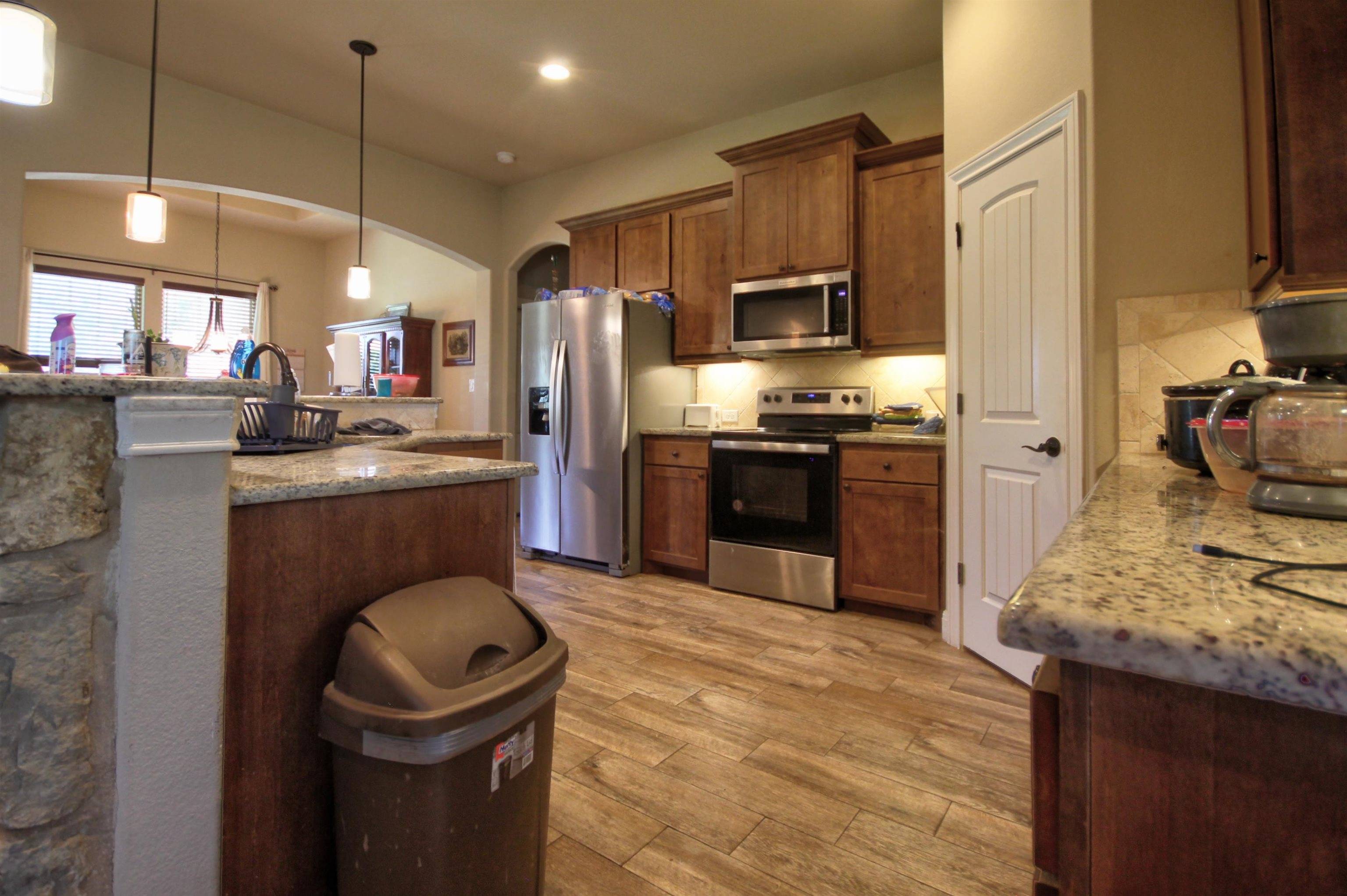 710 Panorama DR, Buchanan Dam, TX 78609