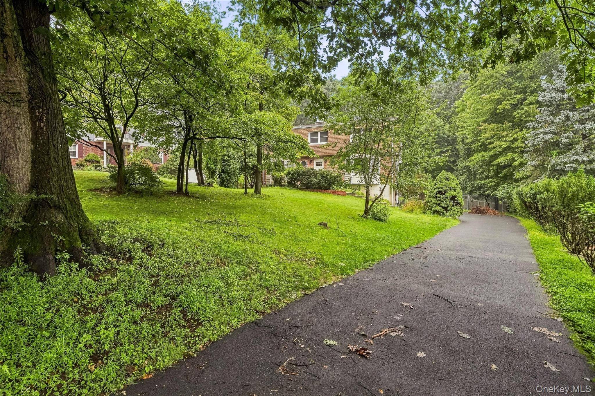 17 Esquire RD, New City, NY 10956