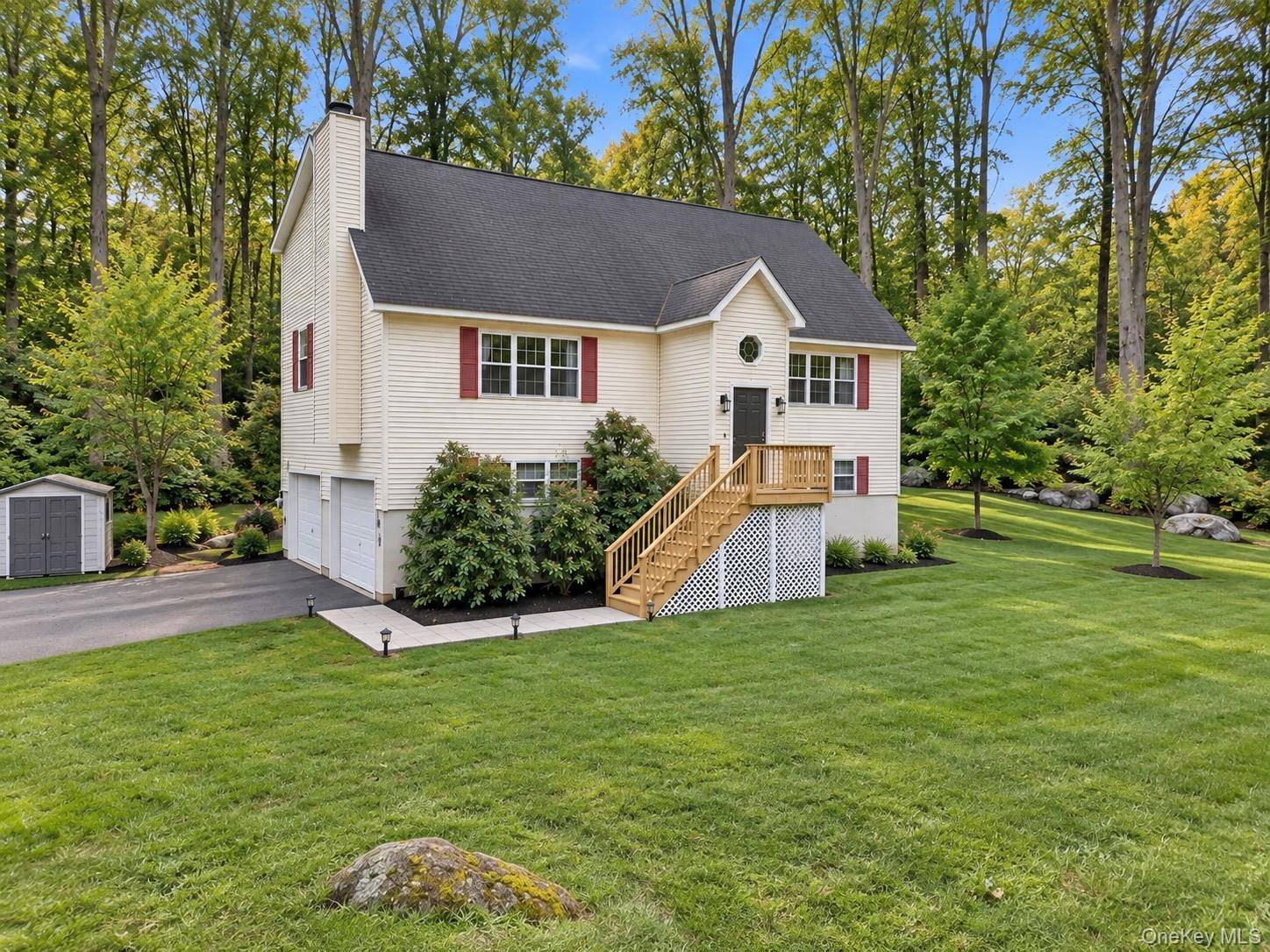 27 Cannon RD, Carmel, NY 10512