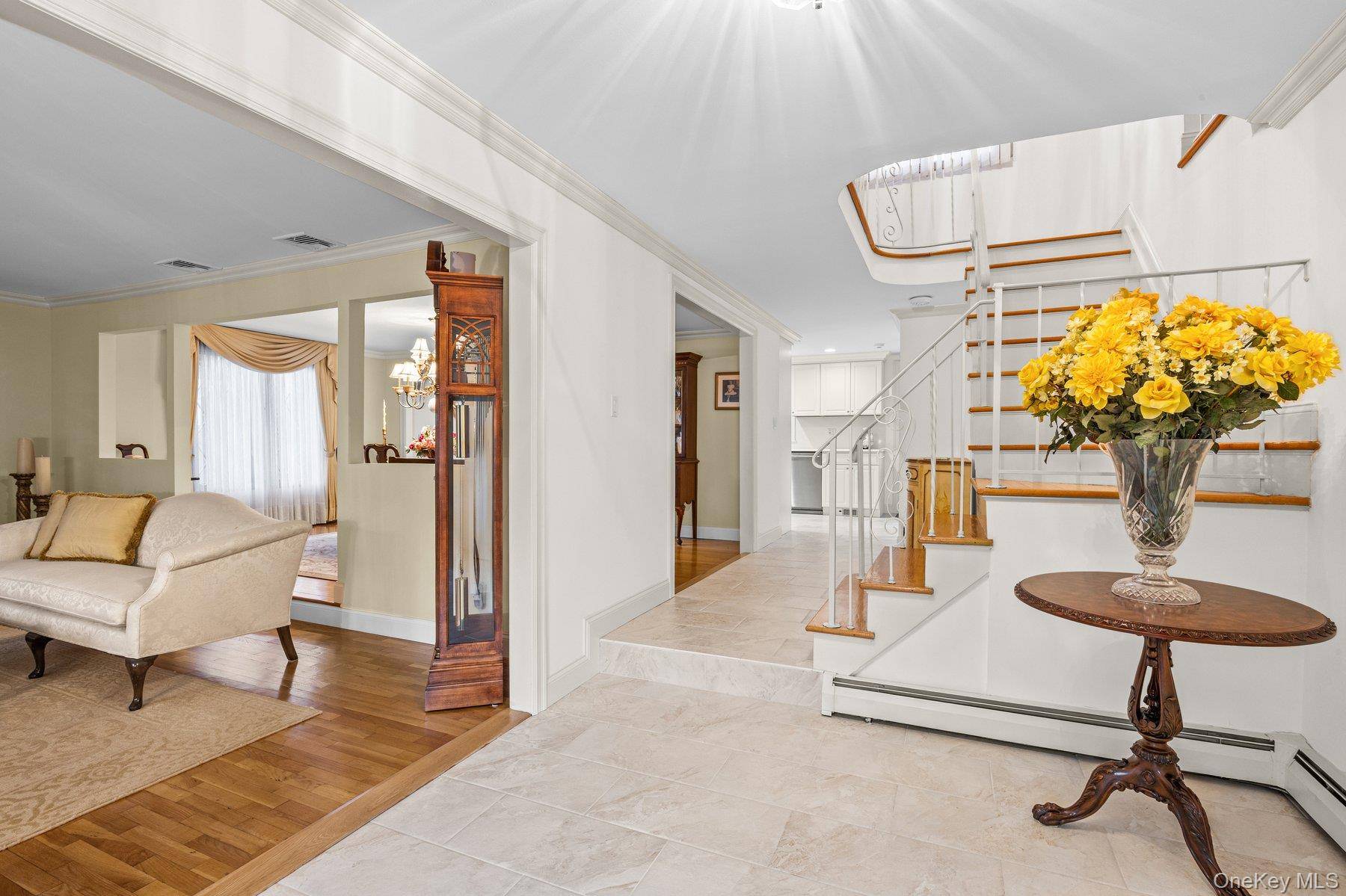 123 Old Post DR, Hauppauge, NY 11788
