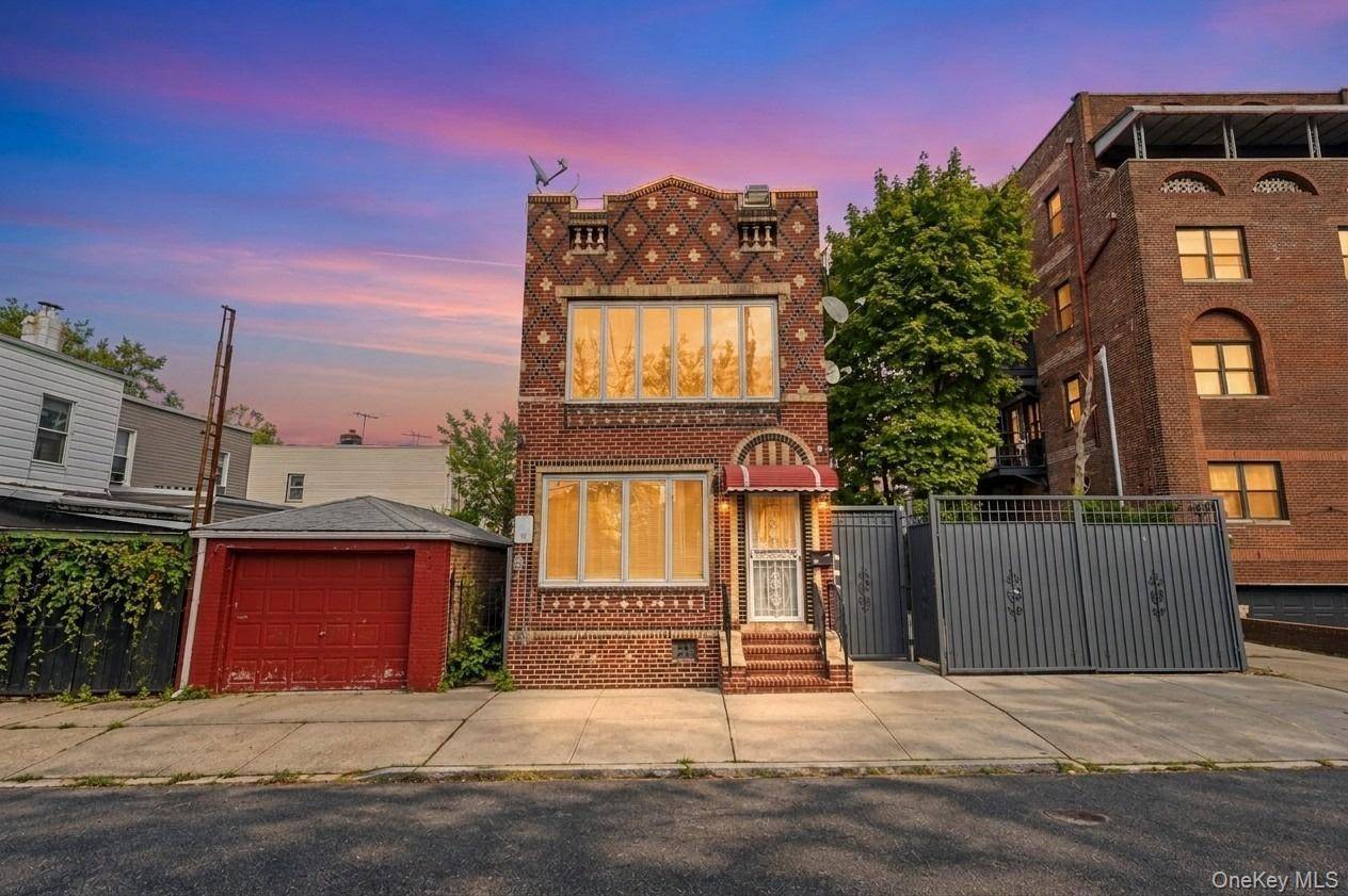 103-11 90th ST, Ozone Park, NY 11417