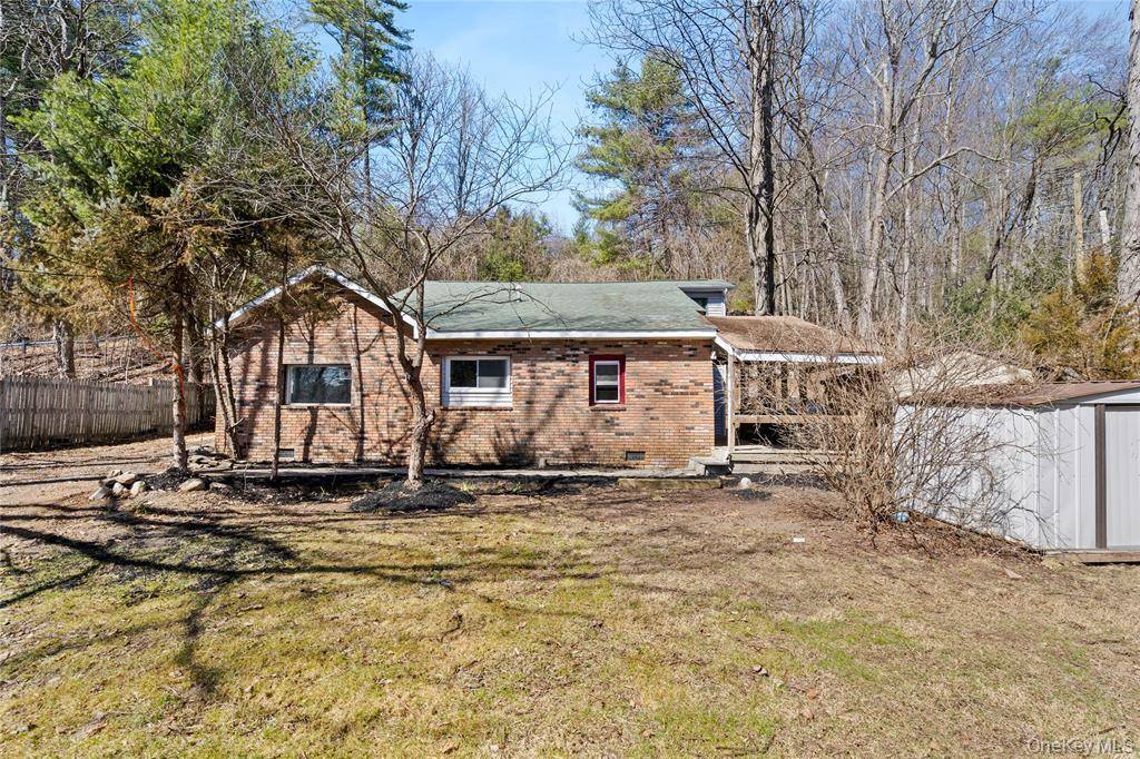17 Helm ST, Wurtsboro, NY 12790