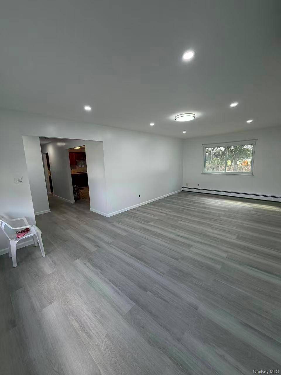 16 Ave J, Ronkonkoma, NY 11779