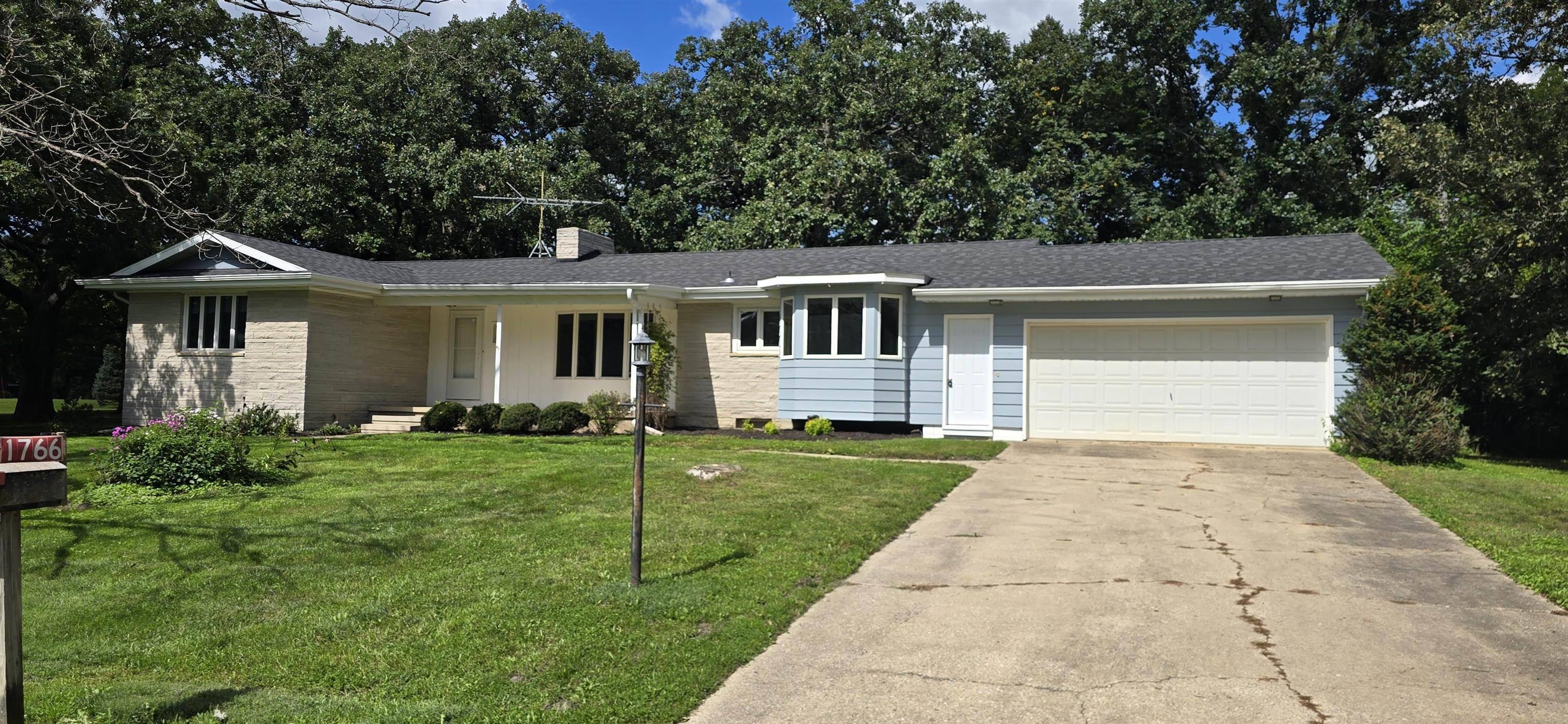 1766 Oak DR, Charles City, IA 50616