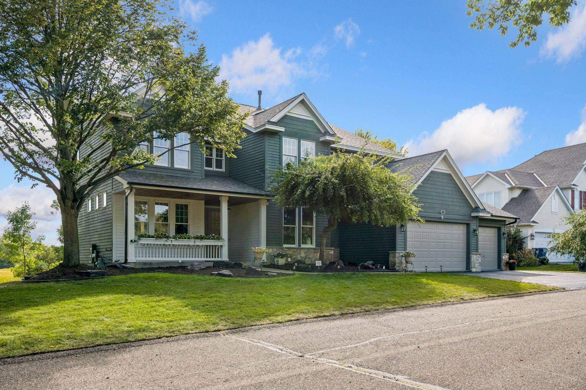 27125 Marsh Pointe CT, Shorewood, MN 55331