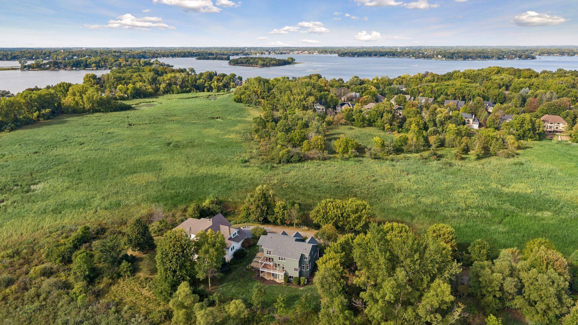 27125 Marsh Pointe CT, Shorewood, MN 55331