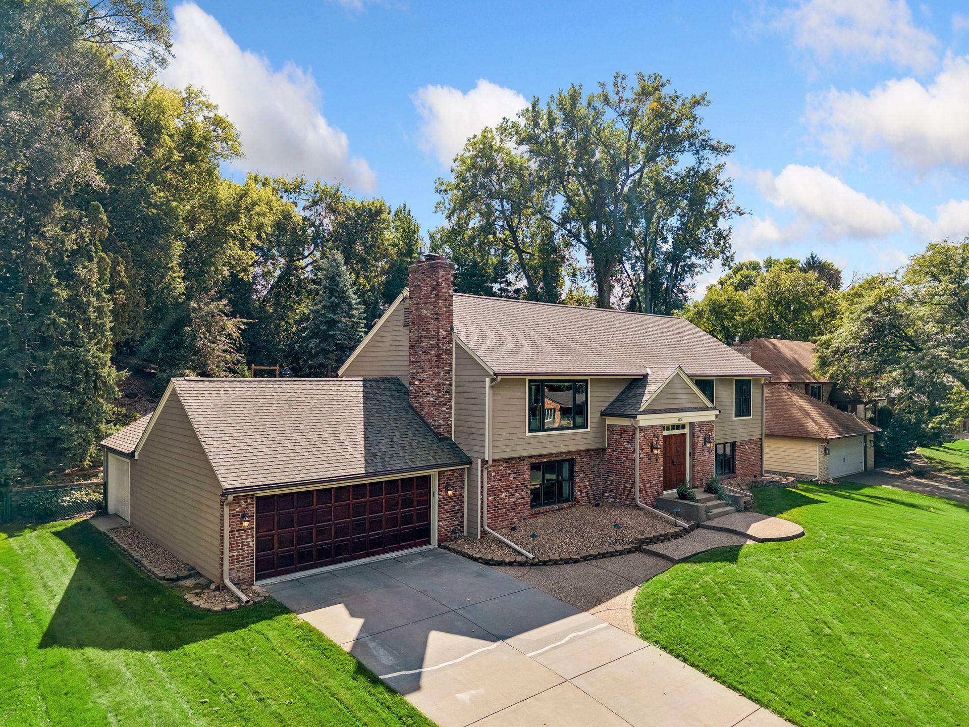 1538 Mccarthy RD, Eagan, MN 55121