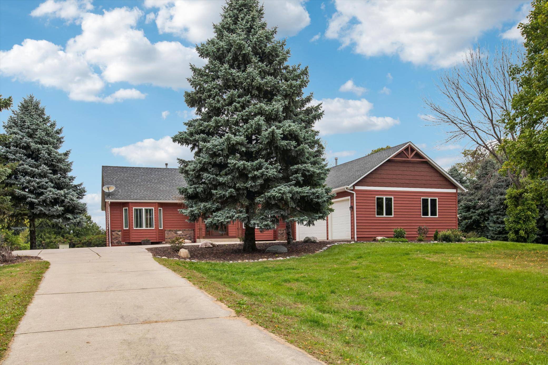 6176 W 214th ST, Jordan, MN 55352