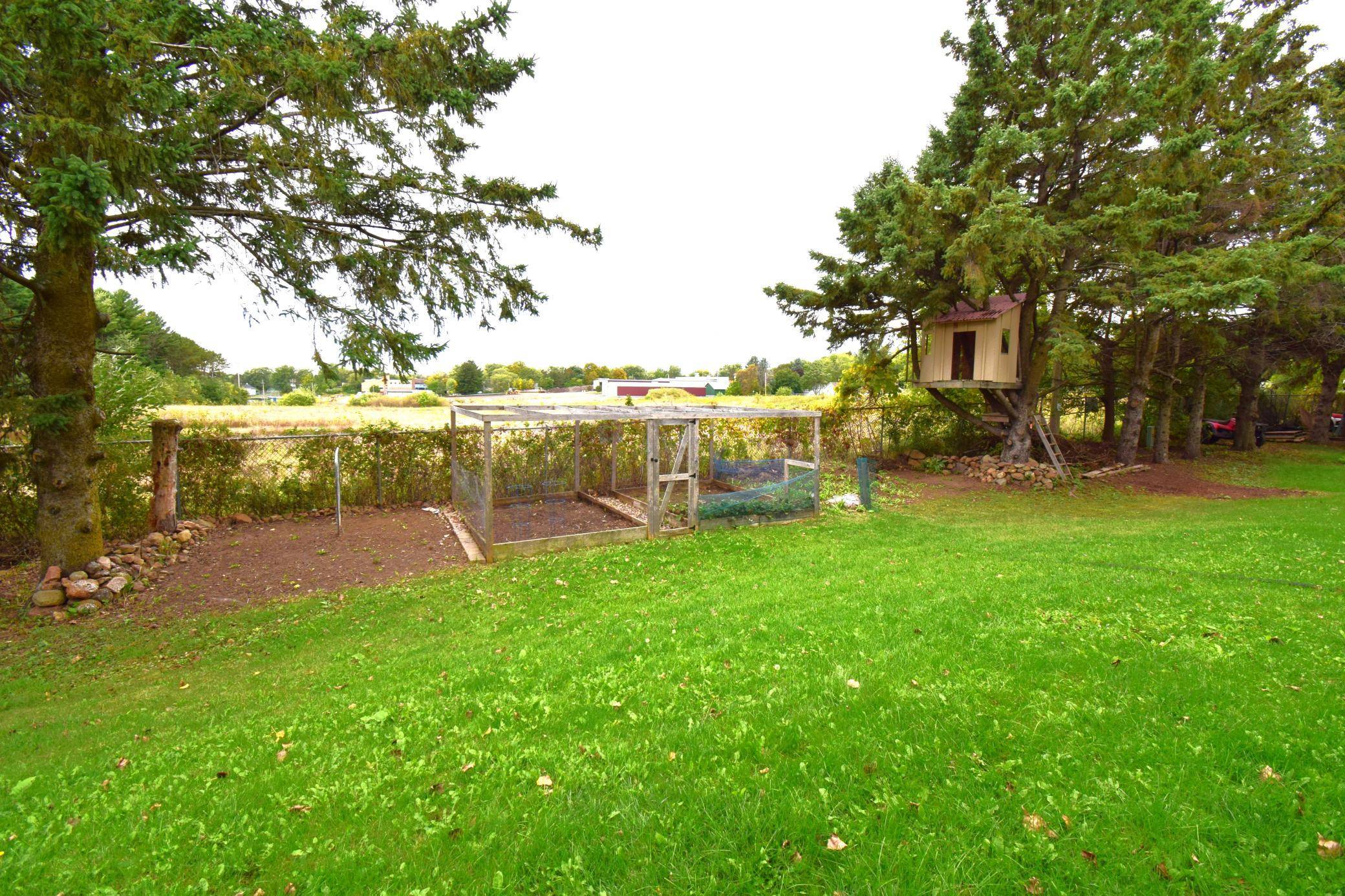 530 Johnson Pkwy, Hammond, WI 54015