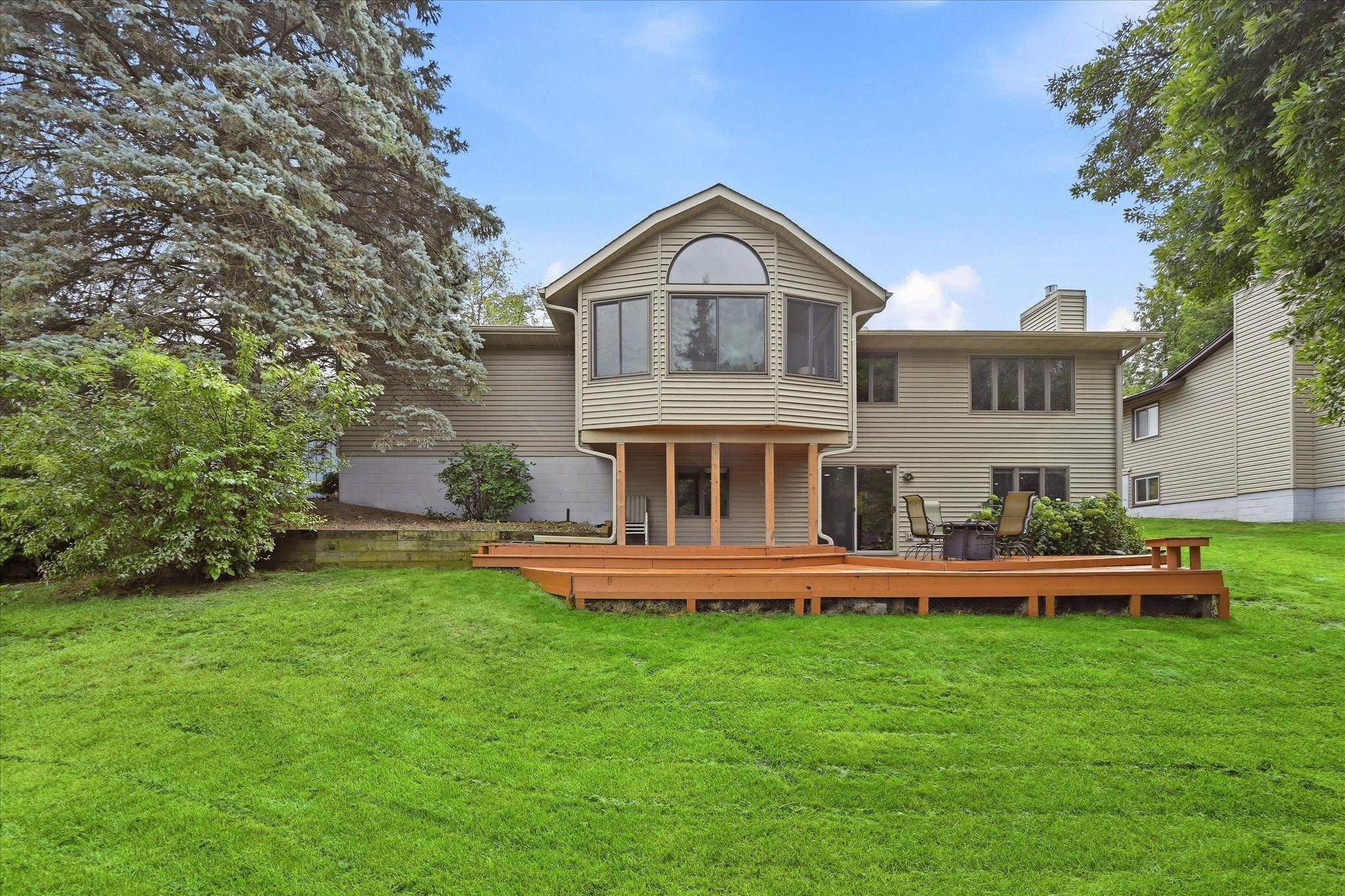 2523 Oak CT, White Bear Lake, MN 55110