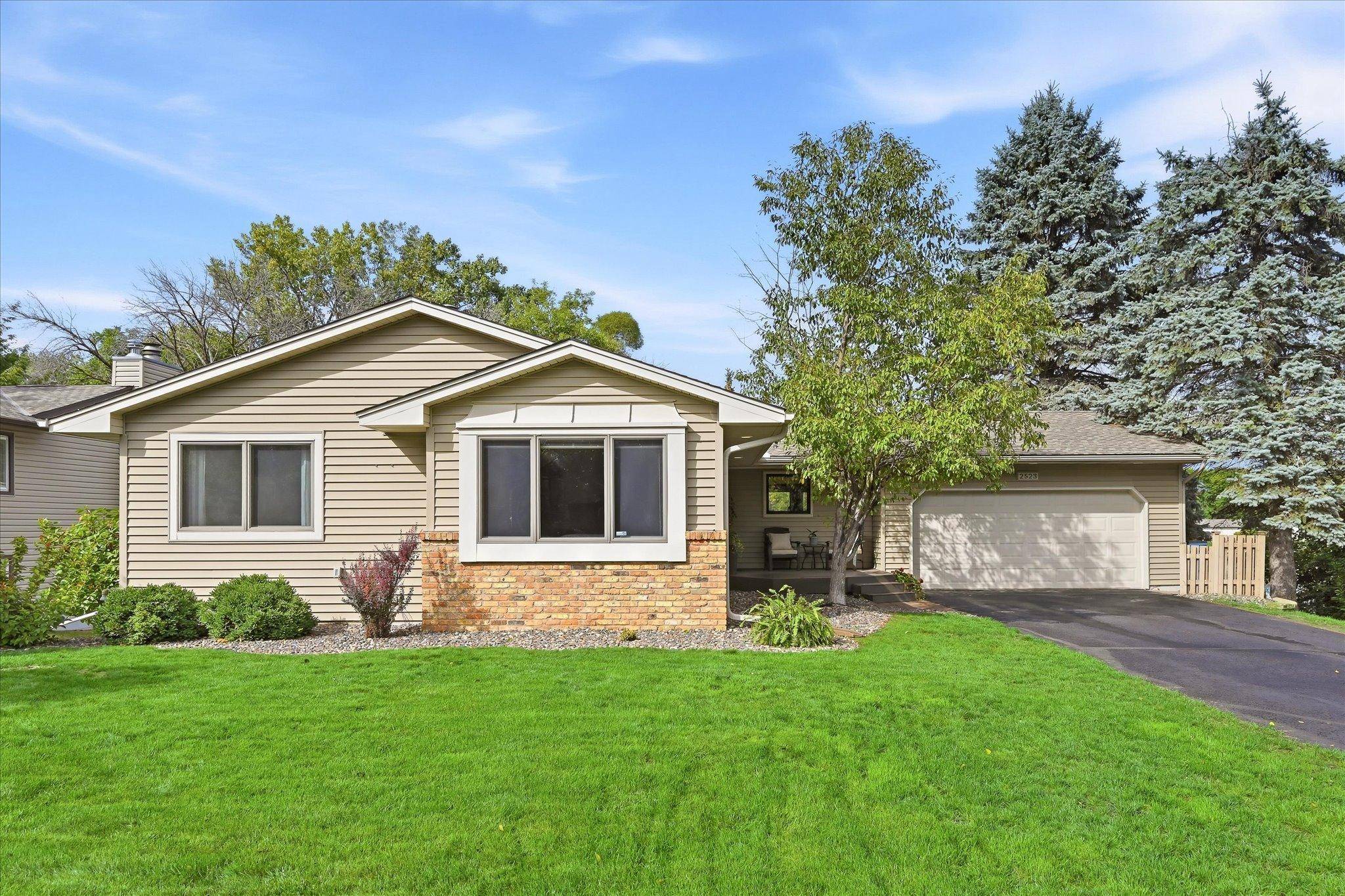 2523 Oak CT, White Bear Lake, MN 55110