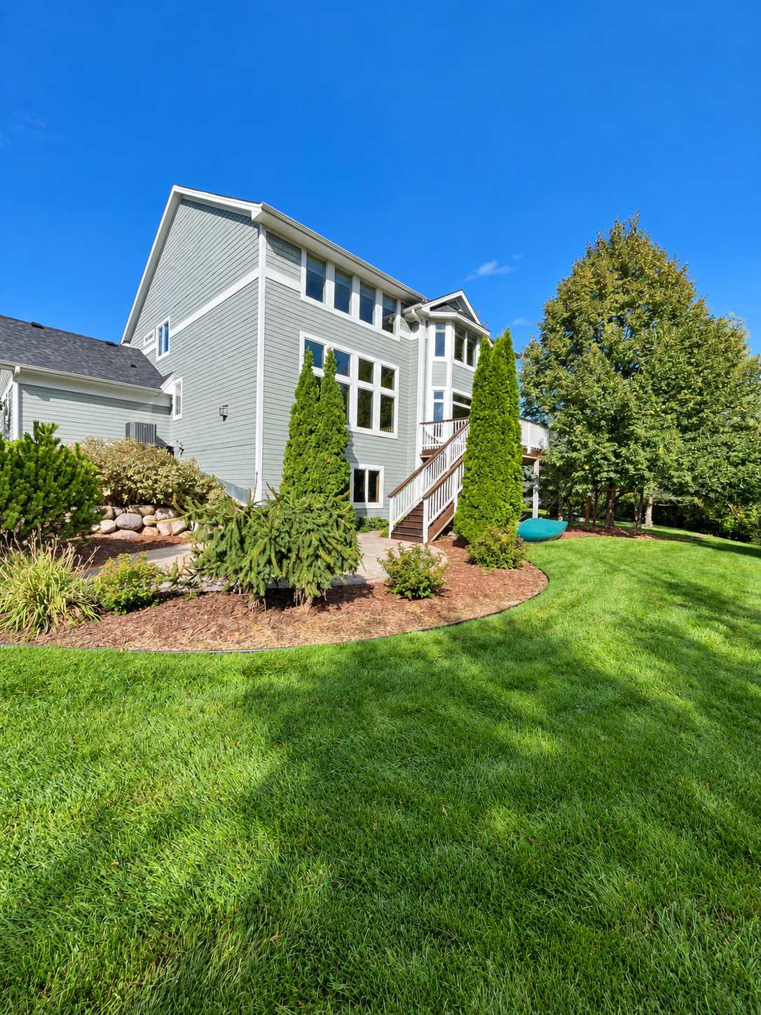 21761 Pine Tree CIR, Lakeville, MN 55044