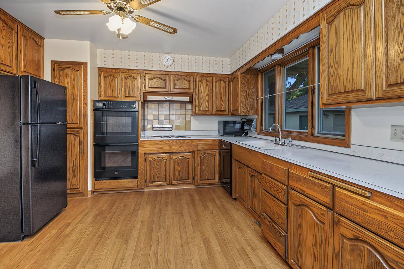 830 Pedersen ST, Saint Paul, MN 55119