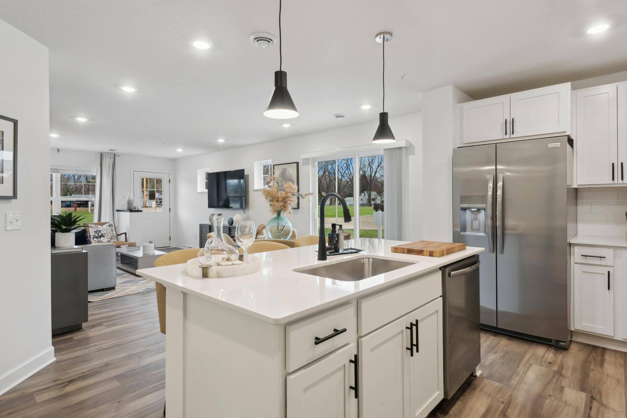 1084 151st ST W, Rosemount, MN 55068
