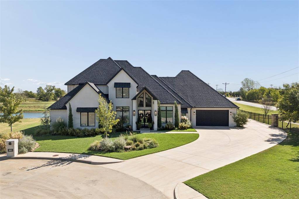 201 Saint Claire DR, Edmond, OK 73025