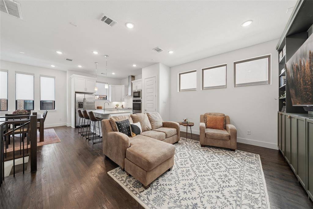 8261 Laflin Lane, Dallas, TX 75231