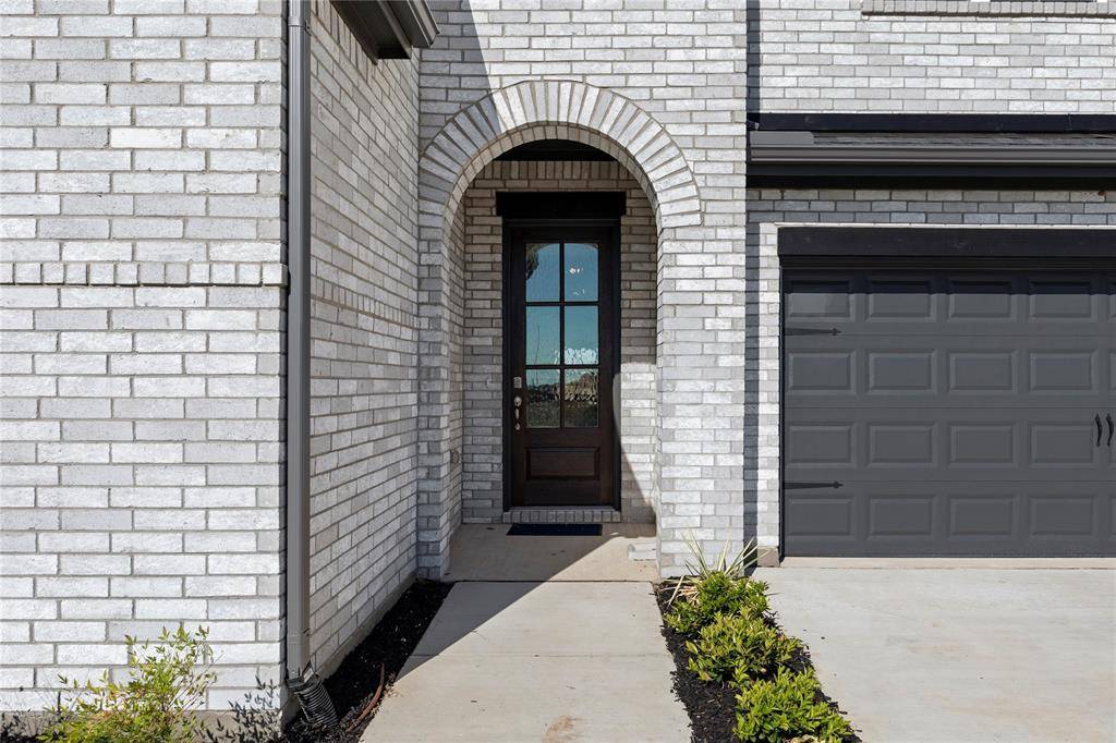 17208 Oxborough Drive, Fort Worth, TX 76247