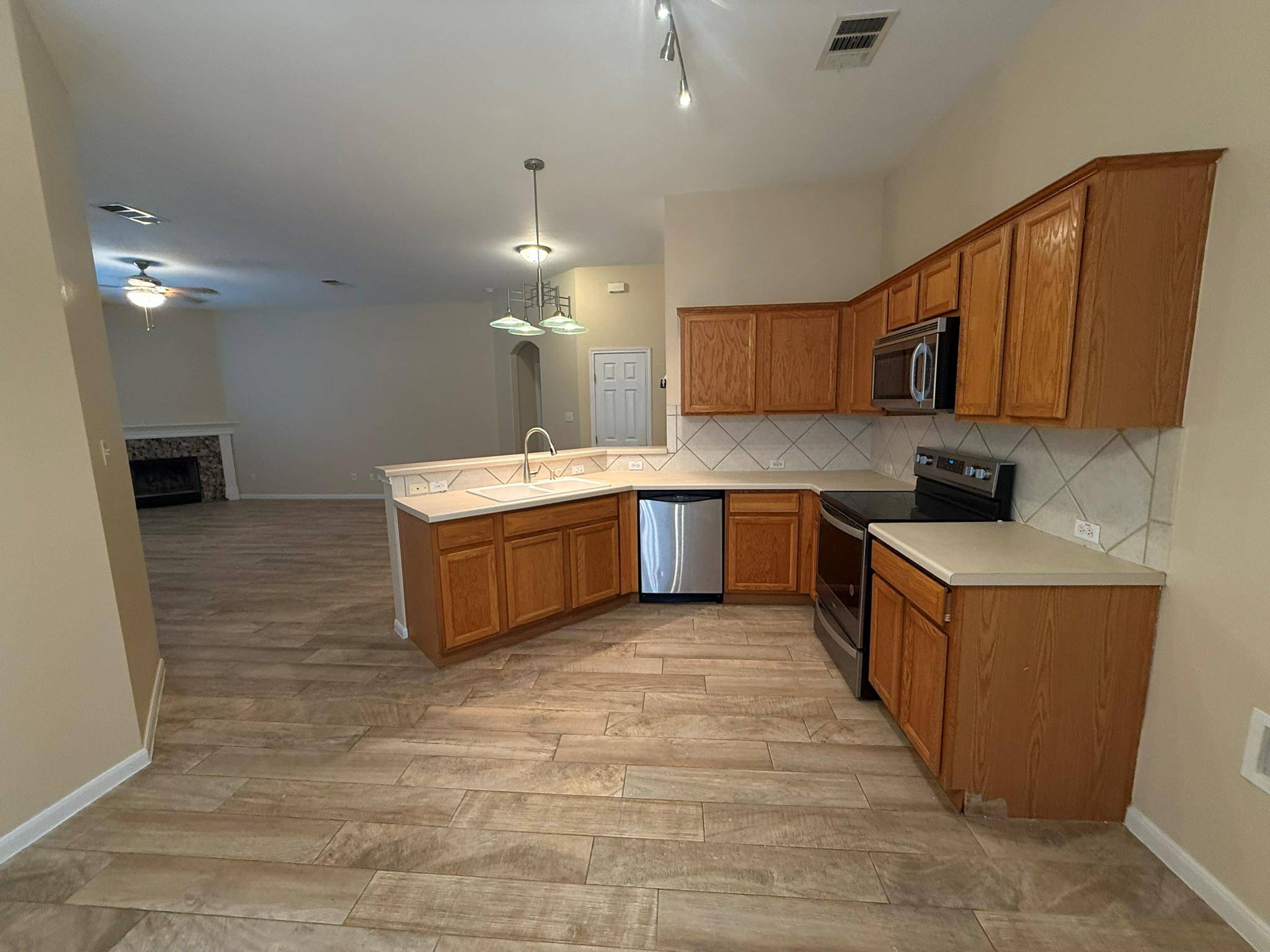 4009 Kerley CT, Hutto, TX 78634