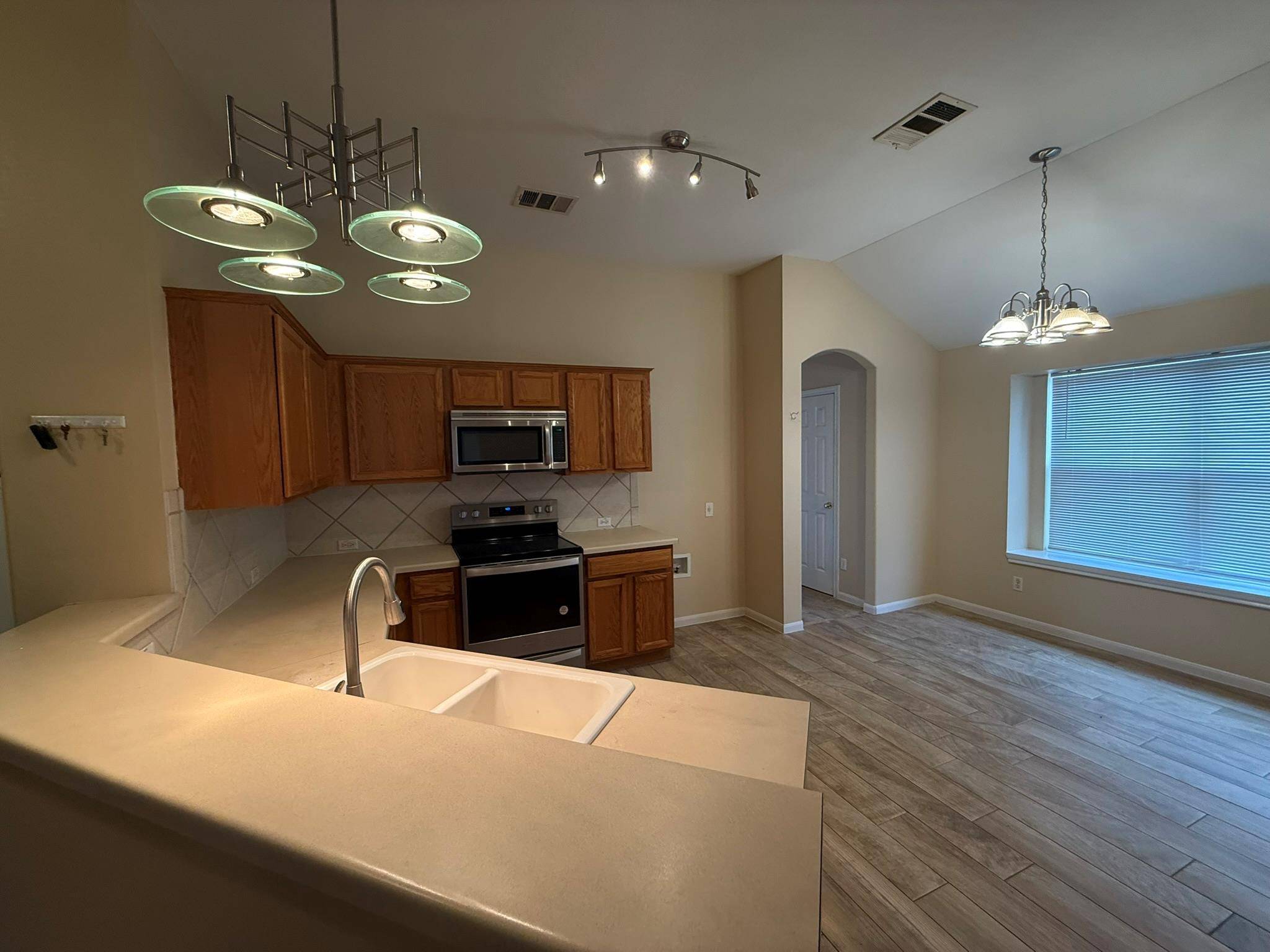 4009 Kerley CT, Hutto, TX 78634