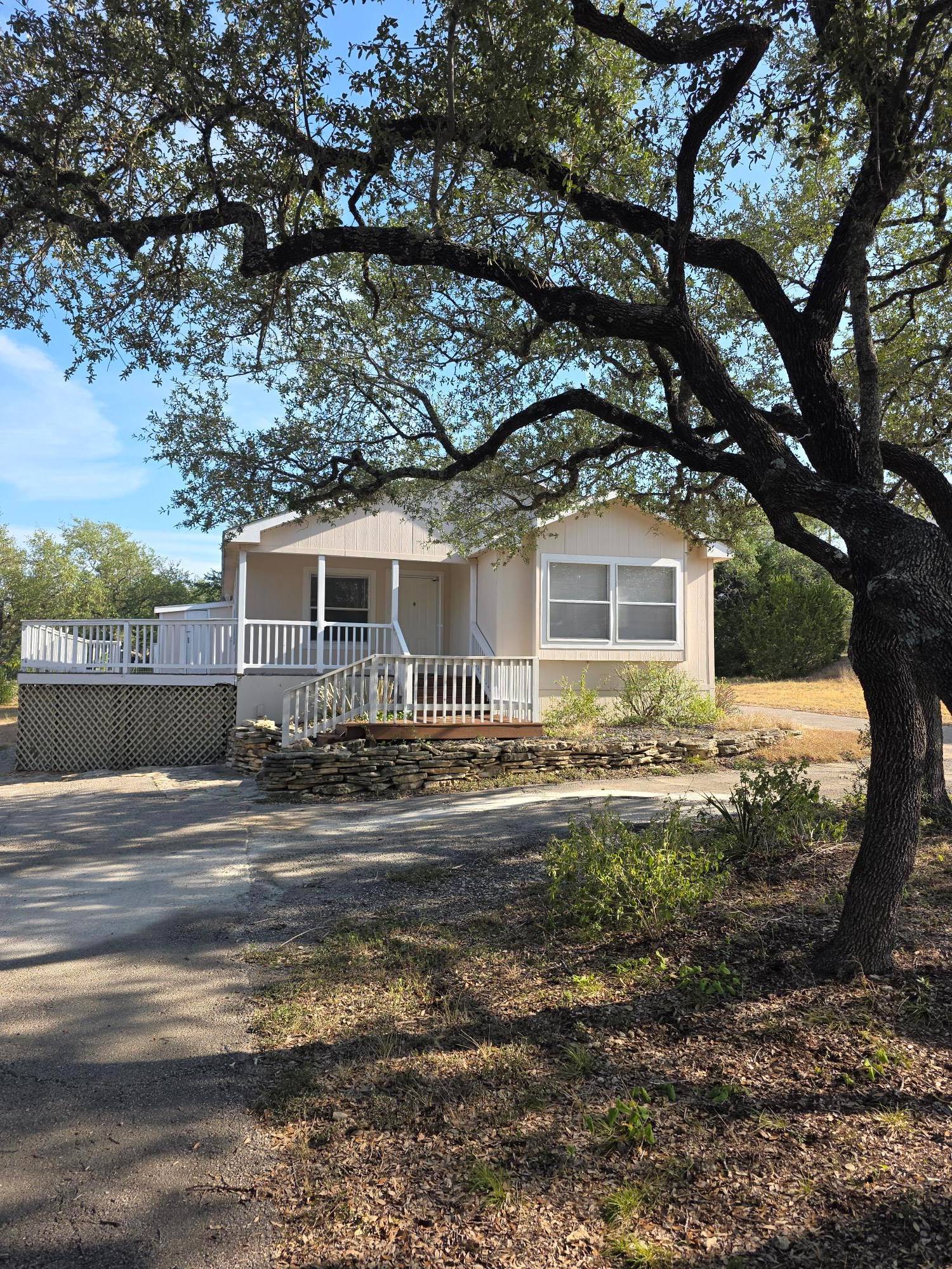 1467 Live Oak DR, Canyon Lake, TX 78133