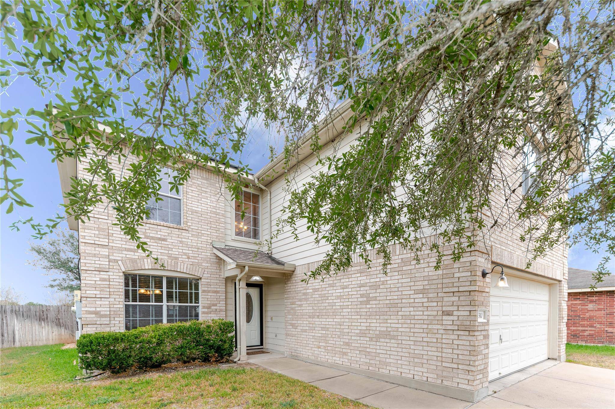 310 Antelope TRL, Bastrop, TX 78602