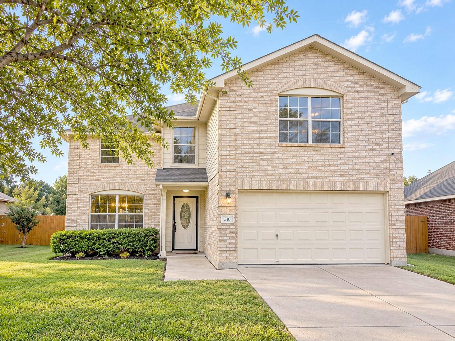 310 Antelope TRL, Bastrop, TX 78602