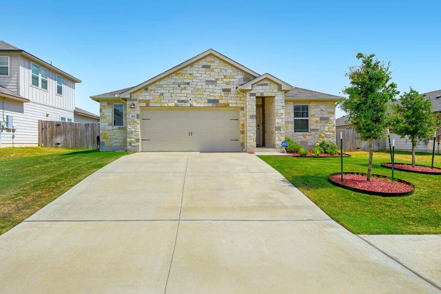 102 Contrada Grace LN, Hutto, TX 78634