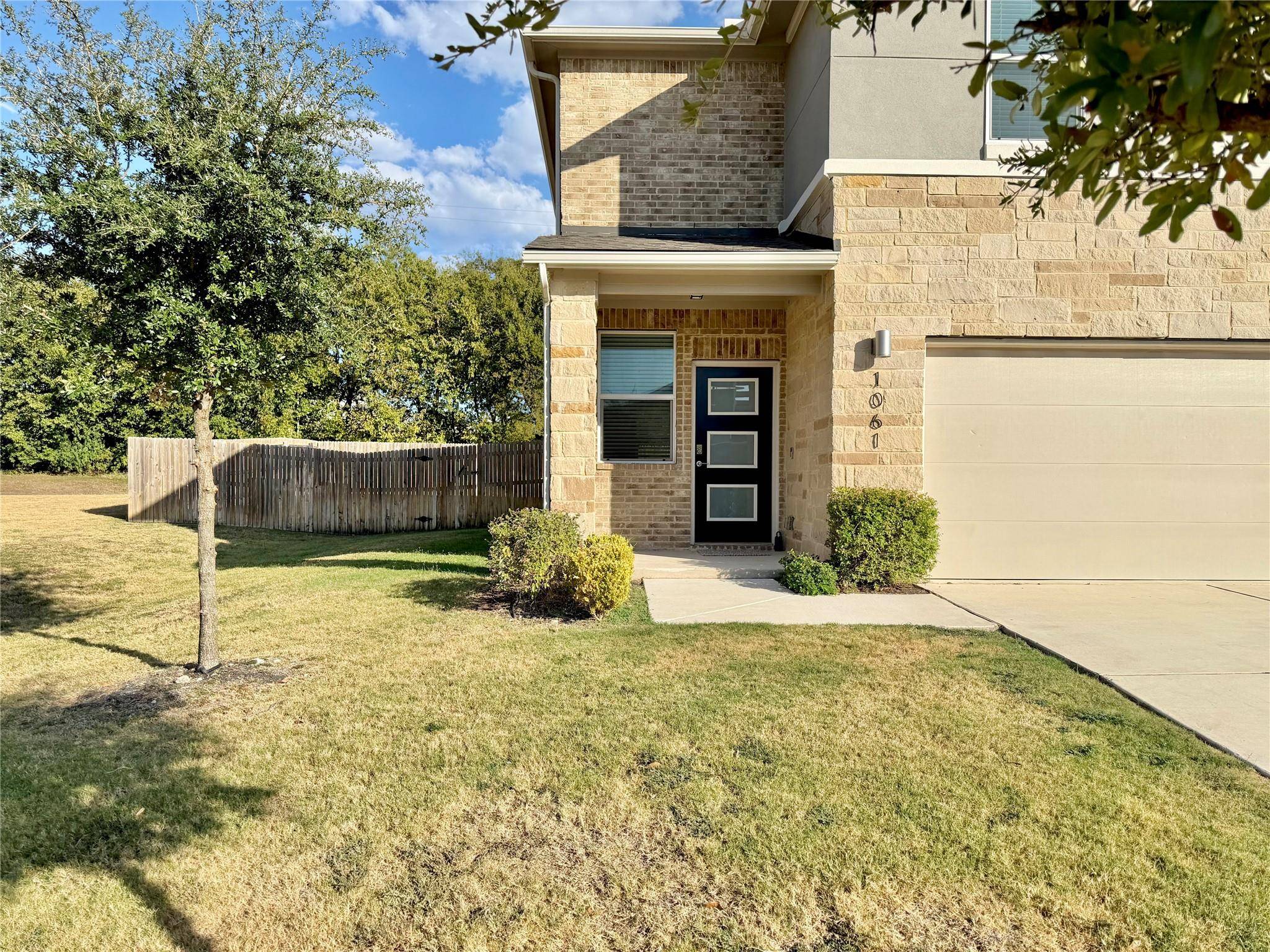 1061 Winnsboro LOOP, Round Rock, TX 78664