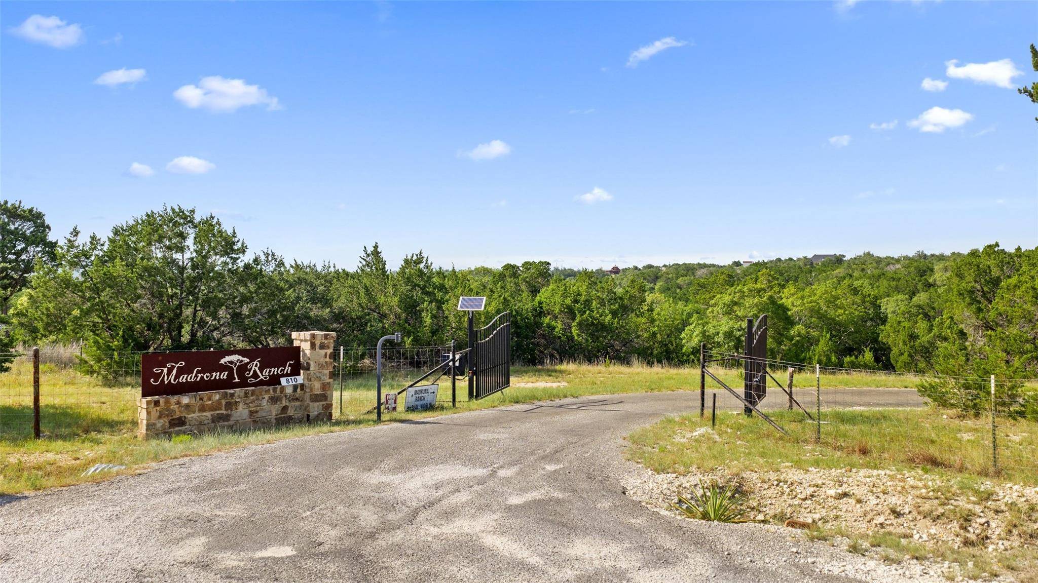 810 Kothmann RD, Dripping Springs, TX 78620