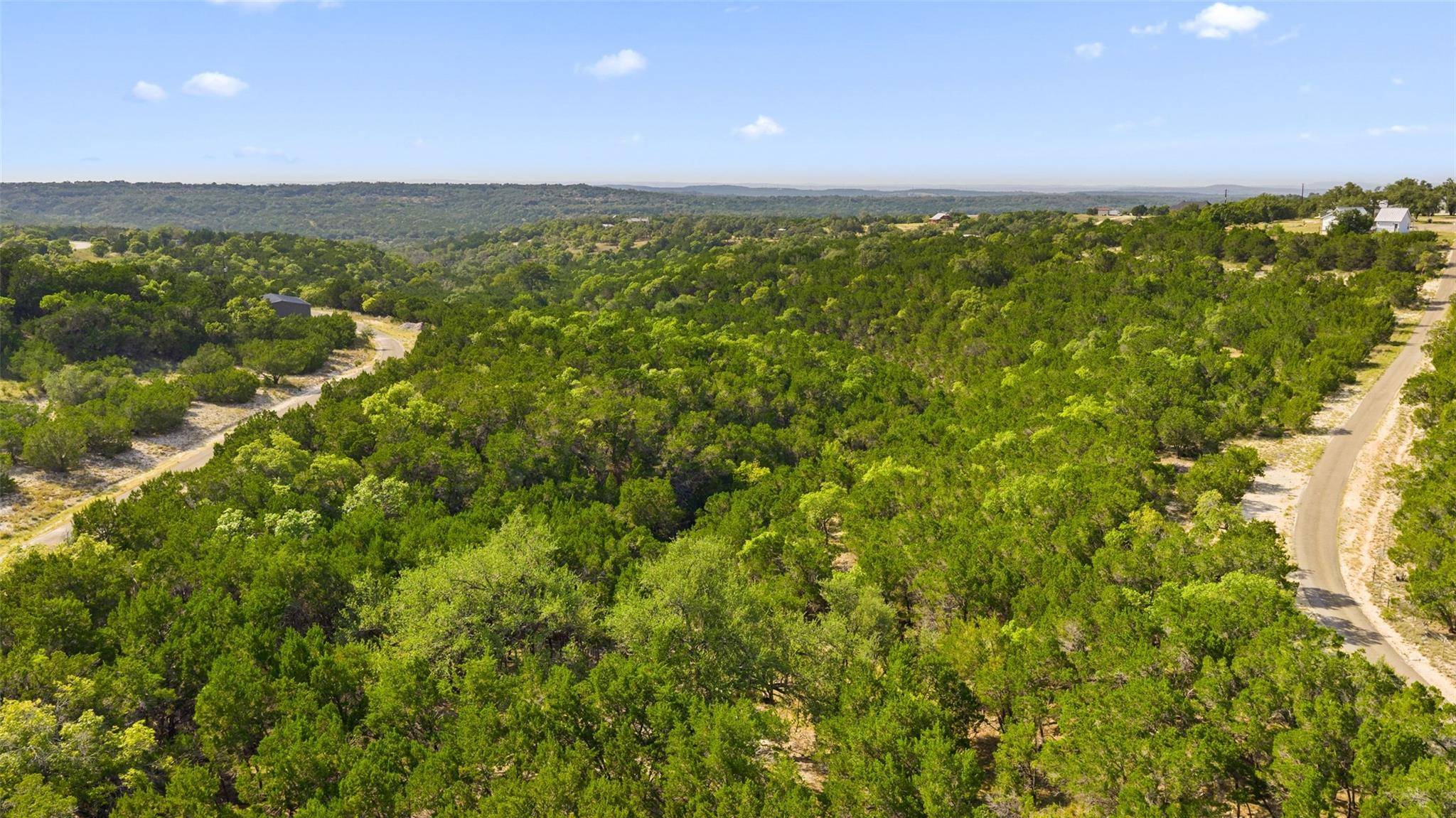 810 Kothmann RD, Dripping Springs, TX 78620