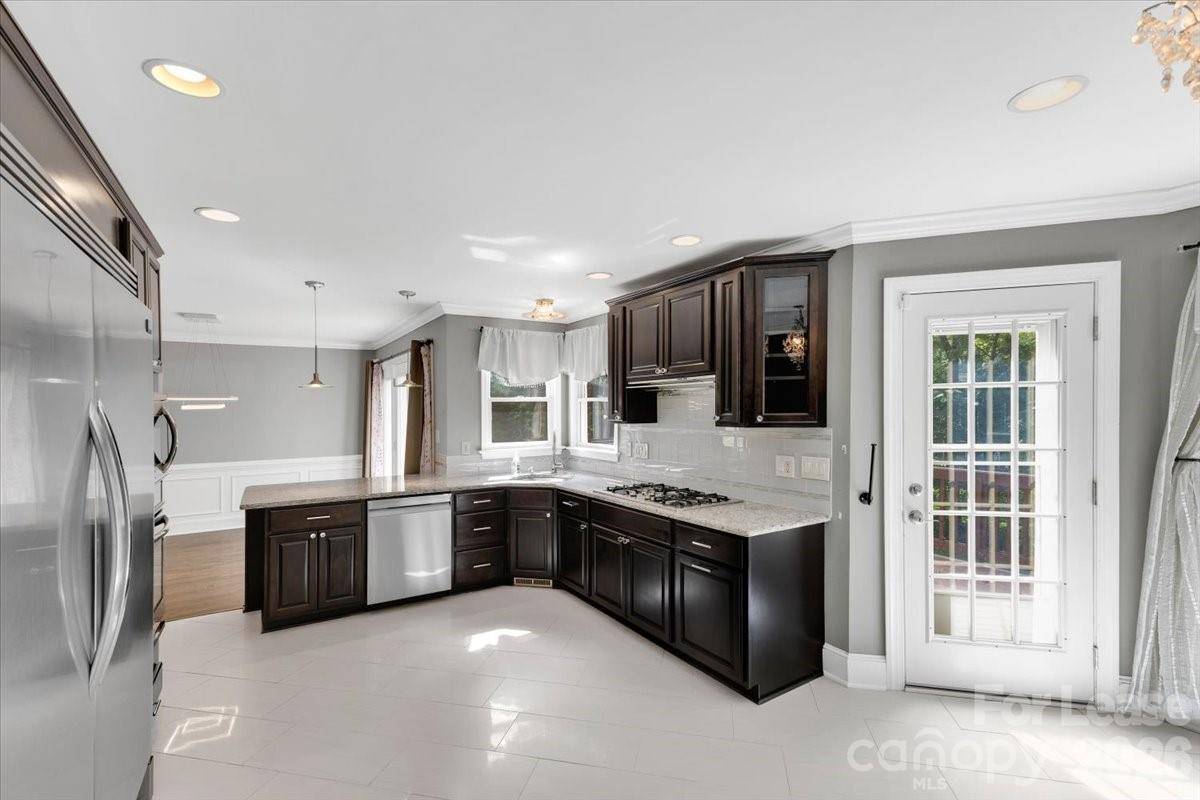 3112 English Sparrow LN, Charlotte, NC 28210
