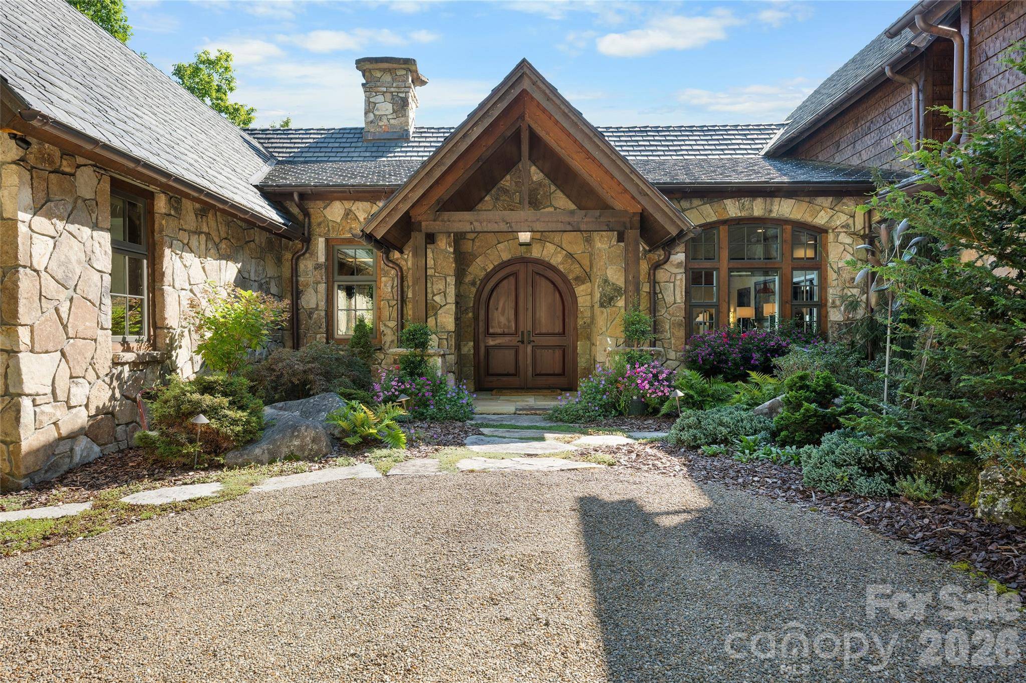 1914 Toxaway DR, Lake Toxaway, NC 28747