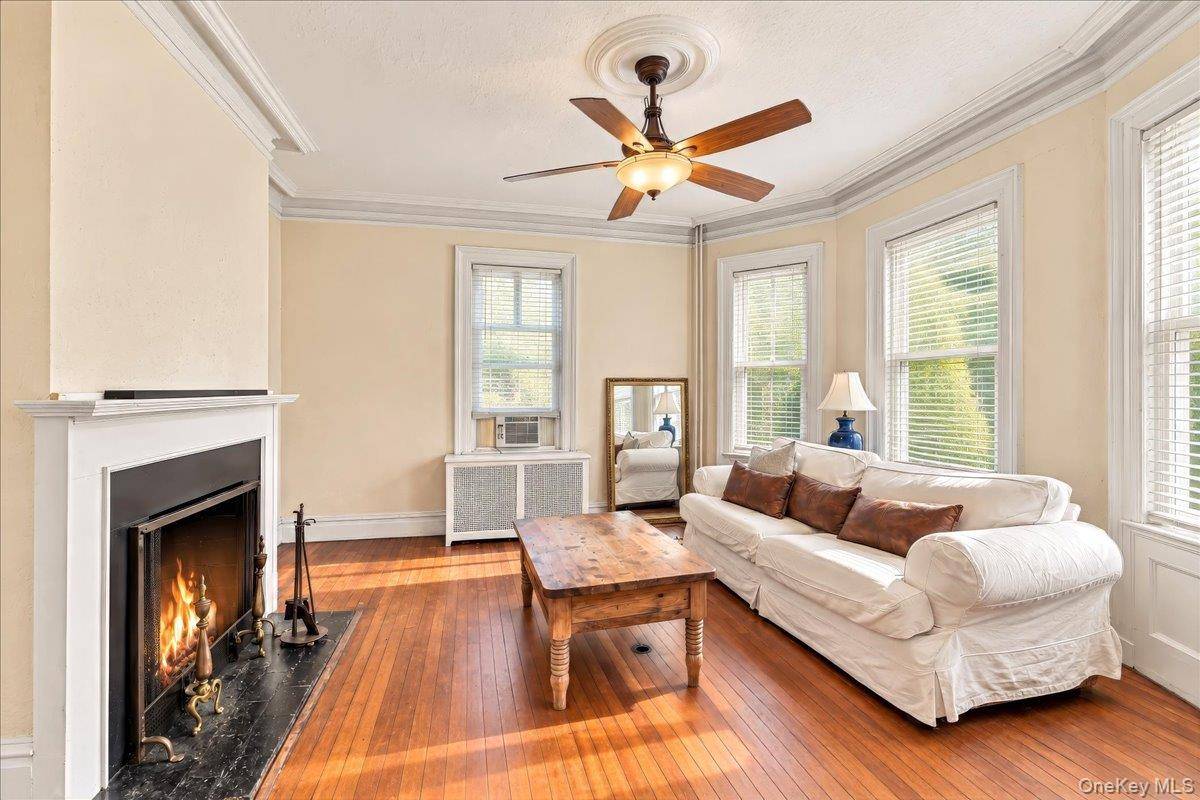 20 Edgewood PARK, New Rochelle, NY 10801