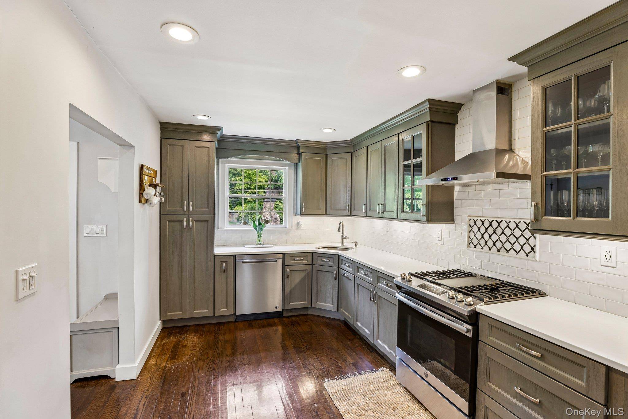 76 Highfield AVE, Port Washington, NY 11050
