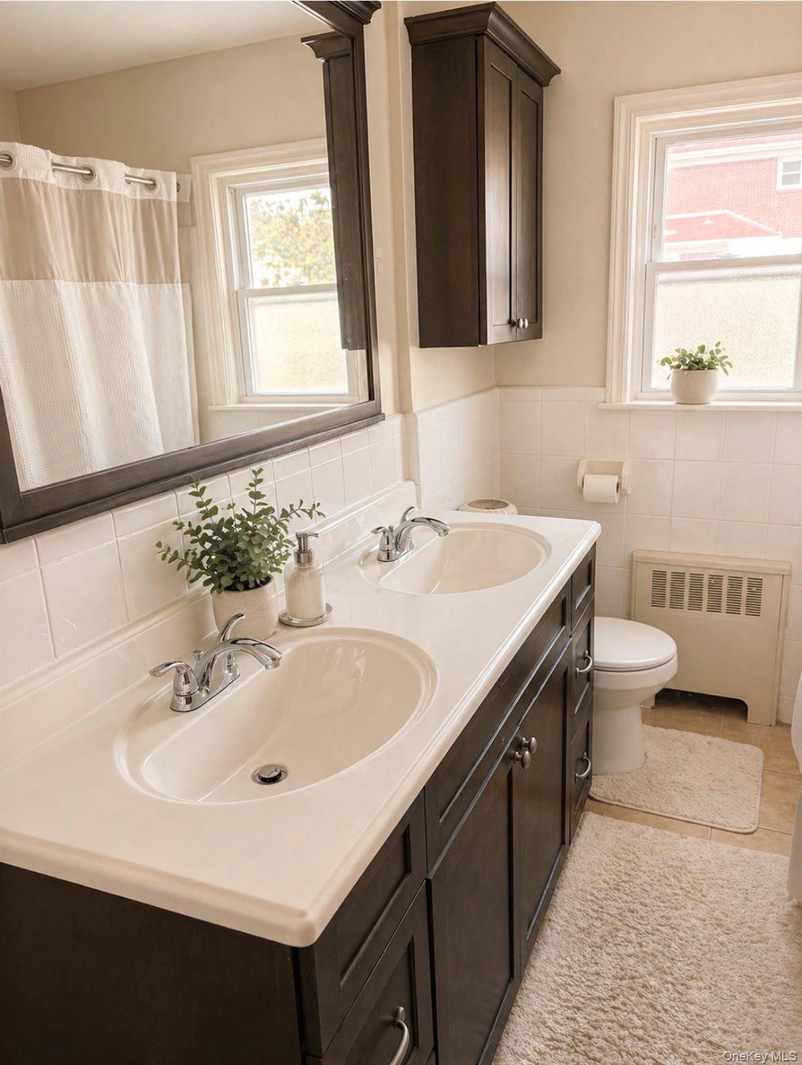 Address not disclosed, Rosedale, NY 11422