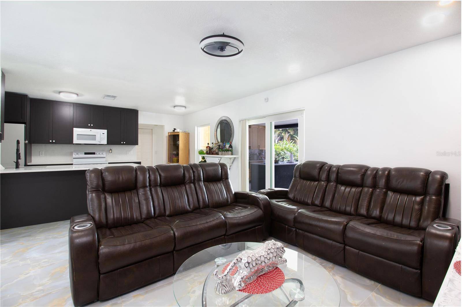 4313 HOLLOW HILL DR, Tampa, FL 33624