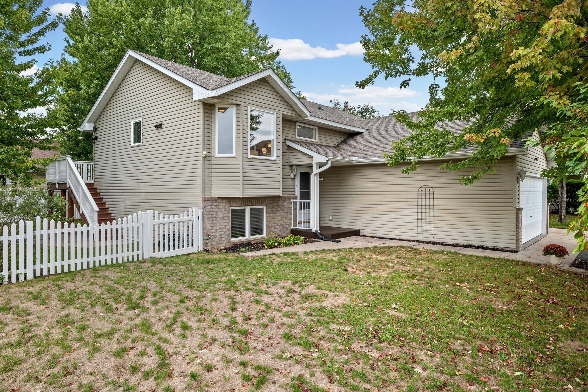 1825 Lupine DR, Hudson, WI 54016