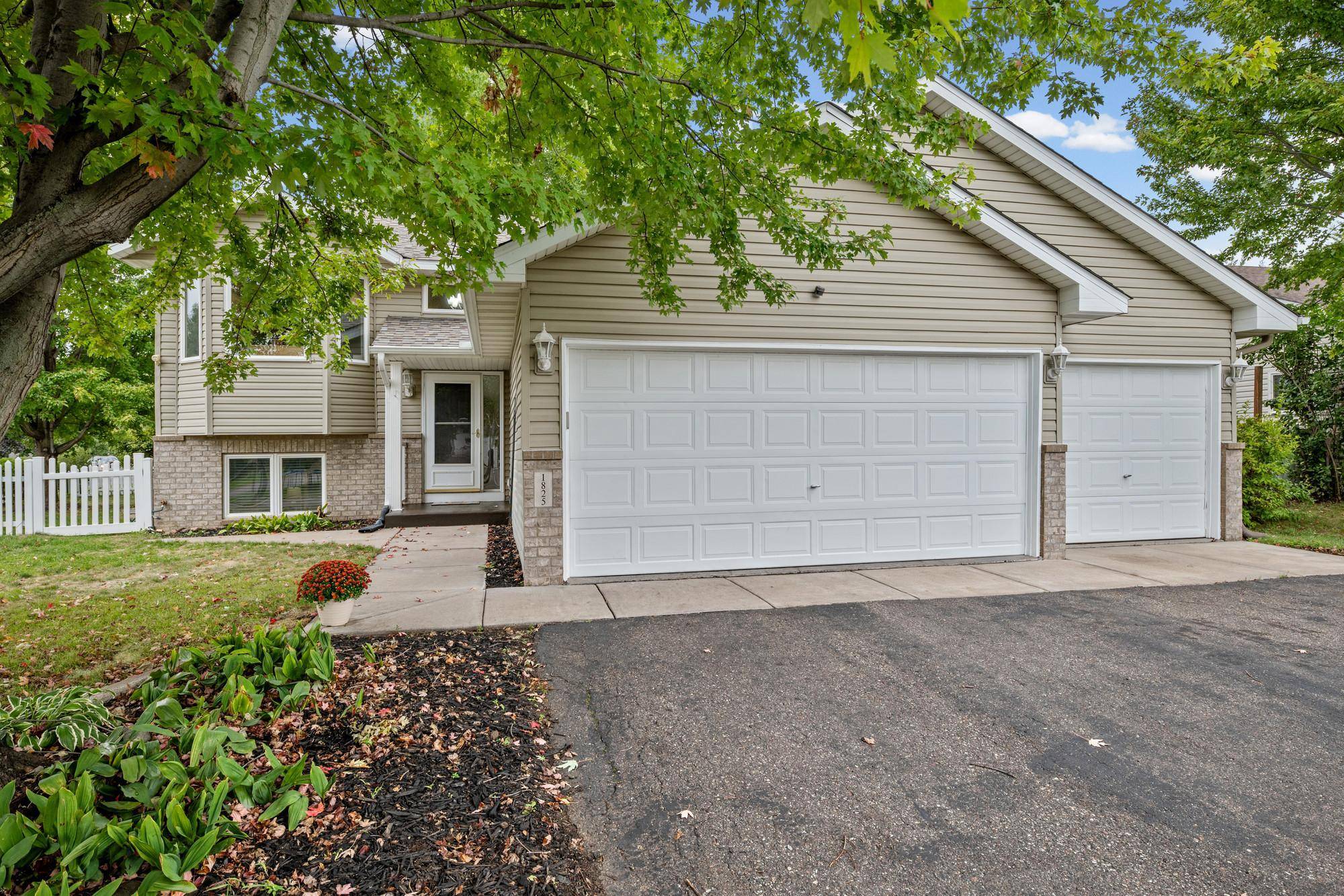 1825 Lupine DR, Hudson, WI 54016
