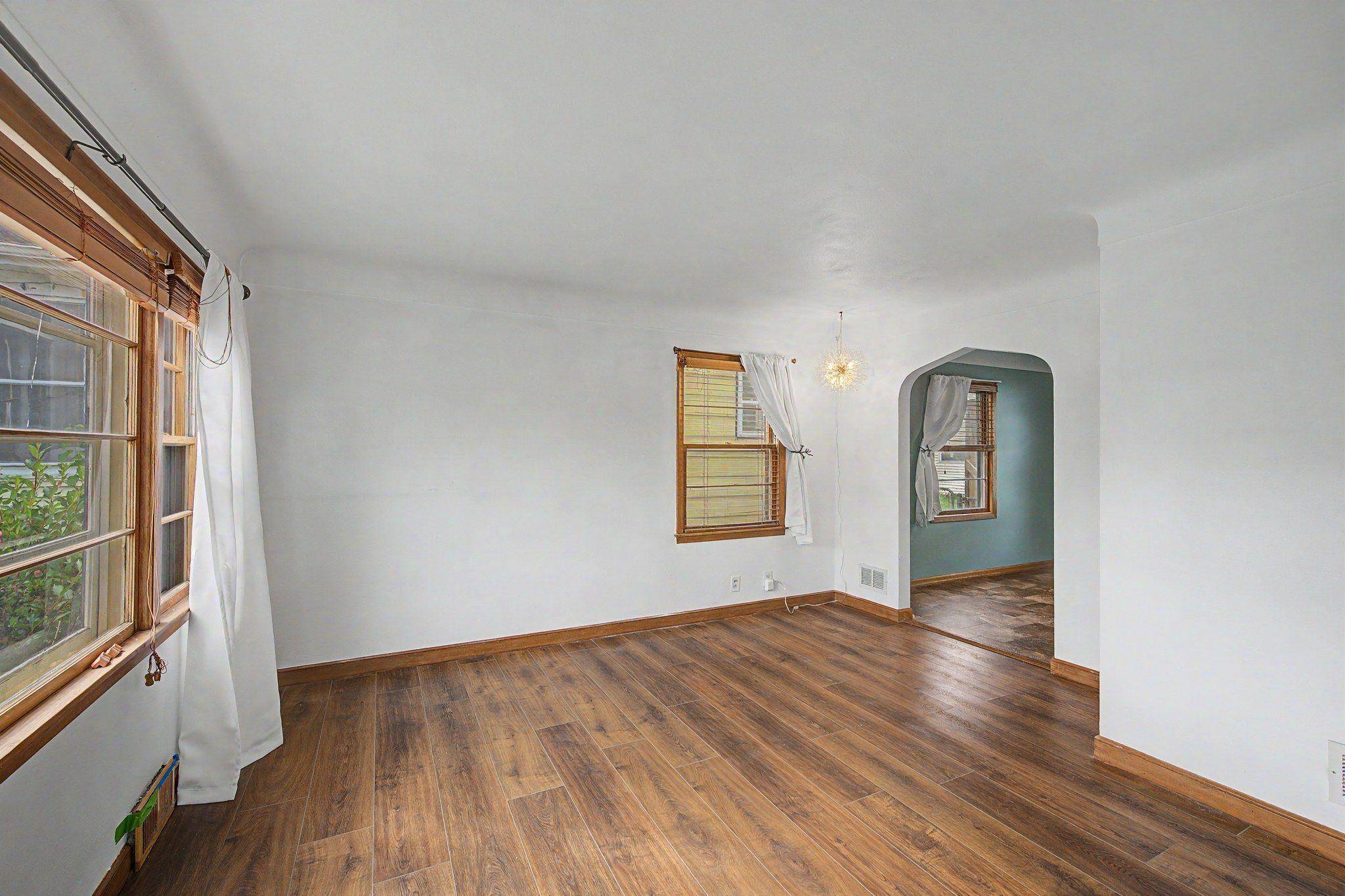 143 12th AVE N, South Saint Paul, MN 55075