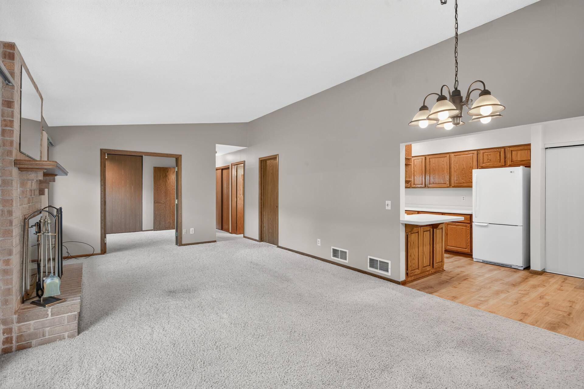 2813 Robinwood WAY, Woodbury, MN 55125
