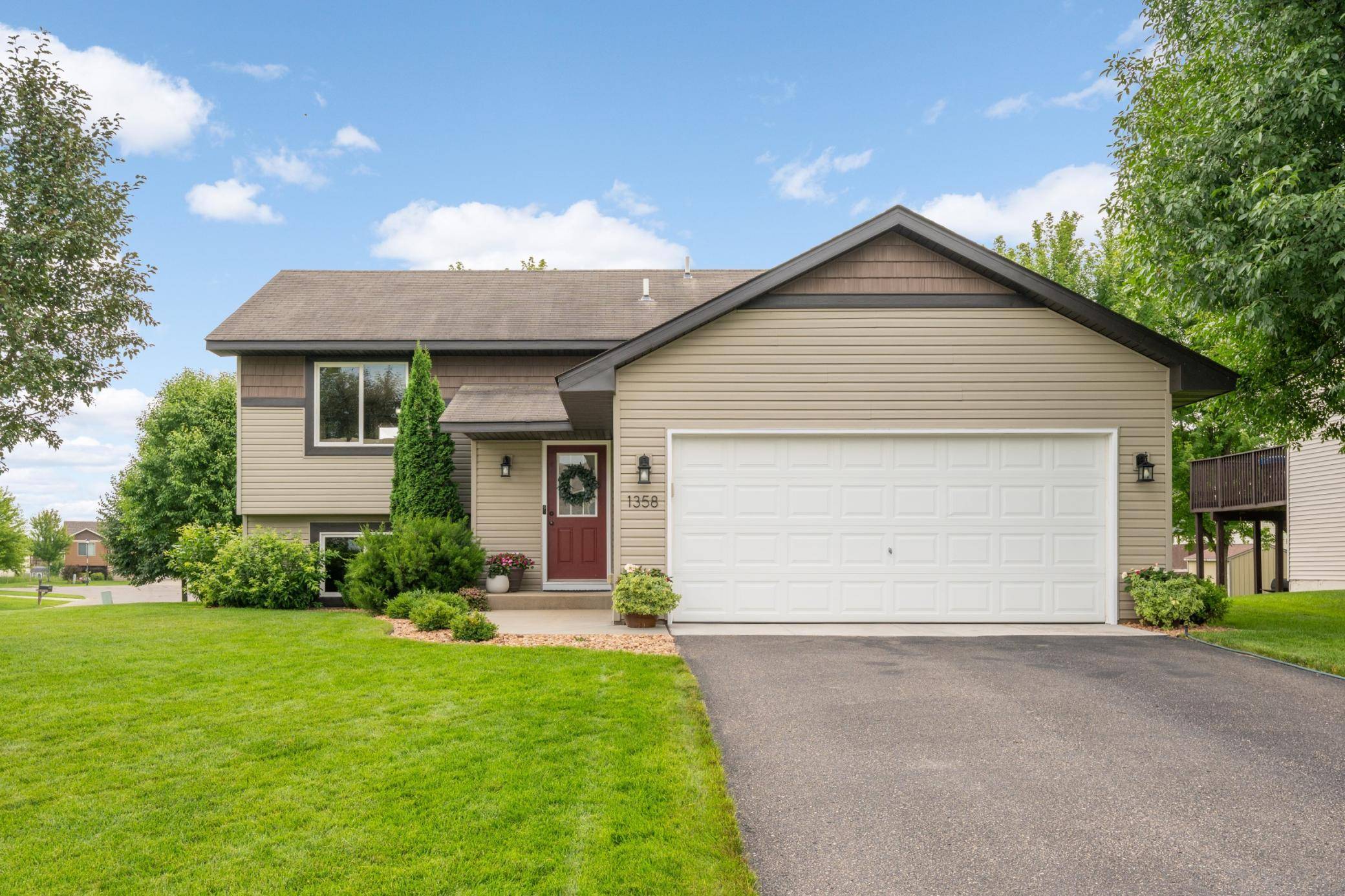 1358 Birch DR, Mayer, MN 55360