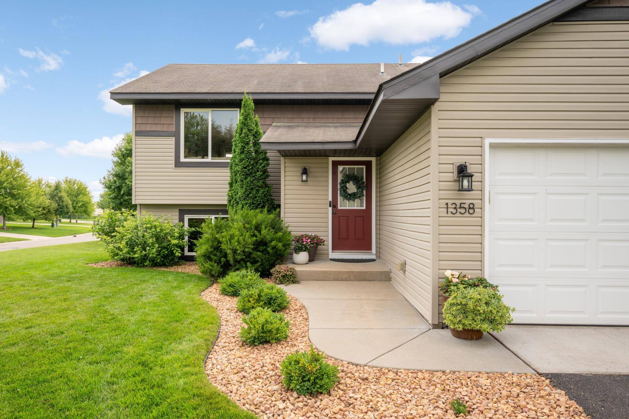 1358 Birch DR, Mayer, MN 55360