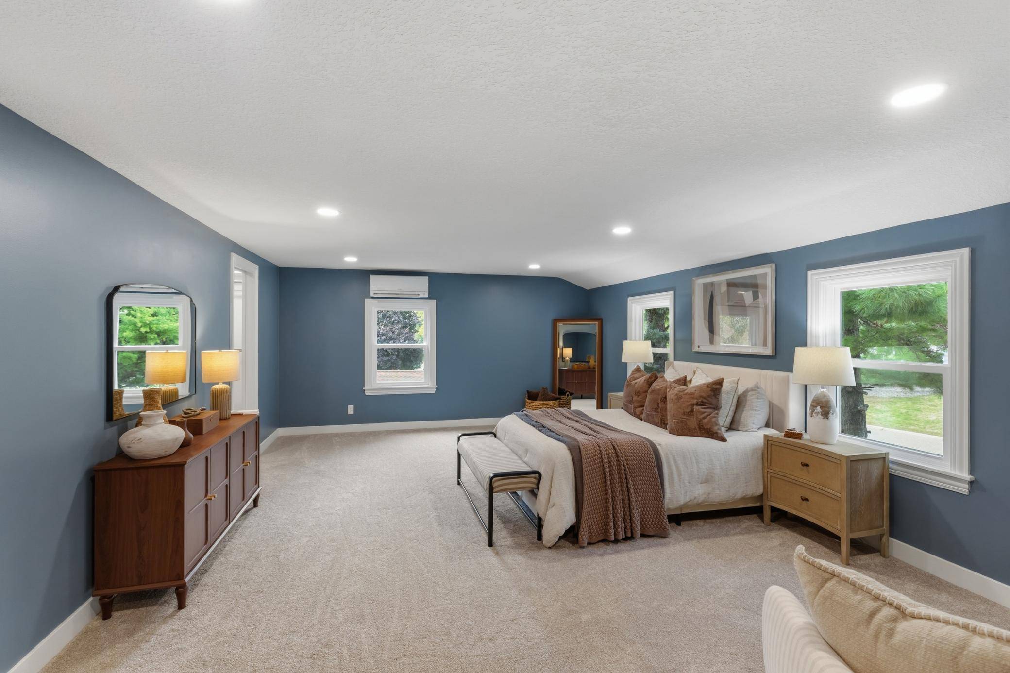 5613 Warden AVE, Edina, MN 55436