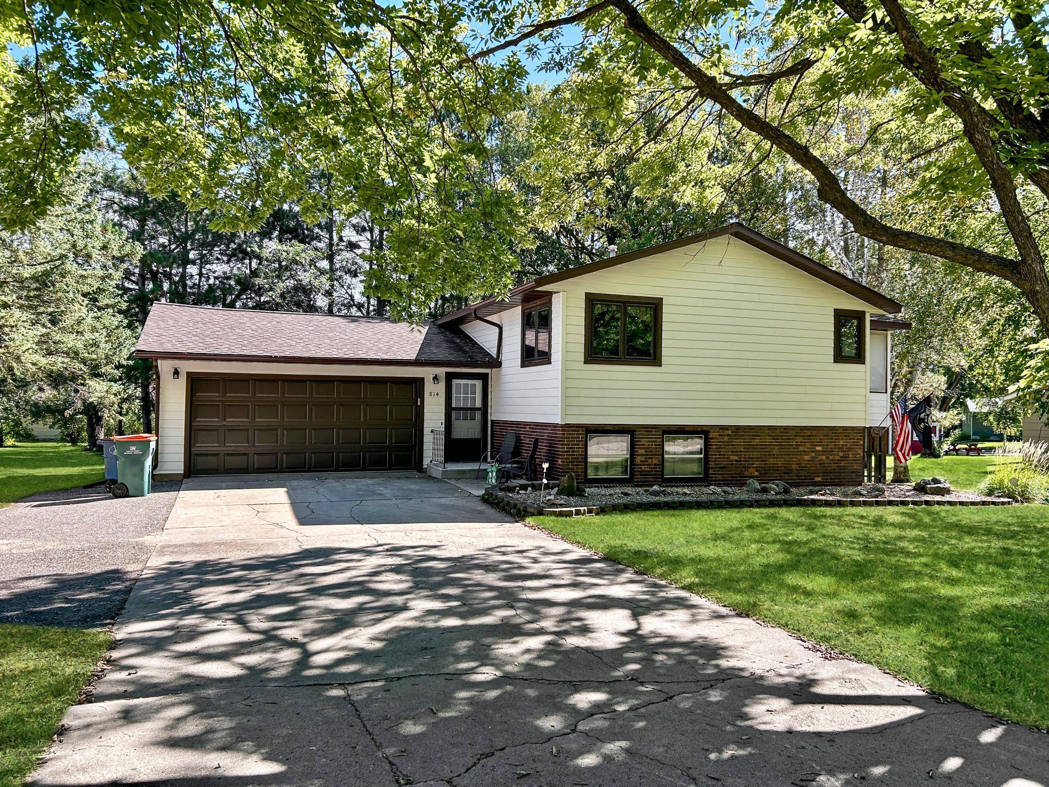 814 10th ST SW, Wadena, MN 56482