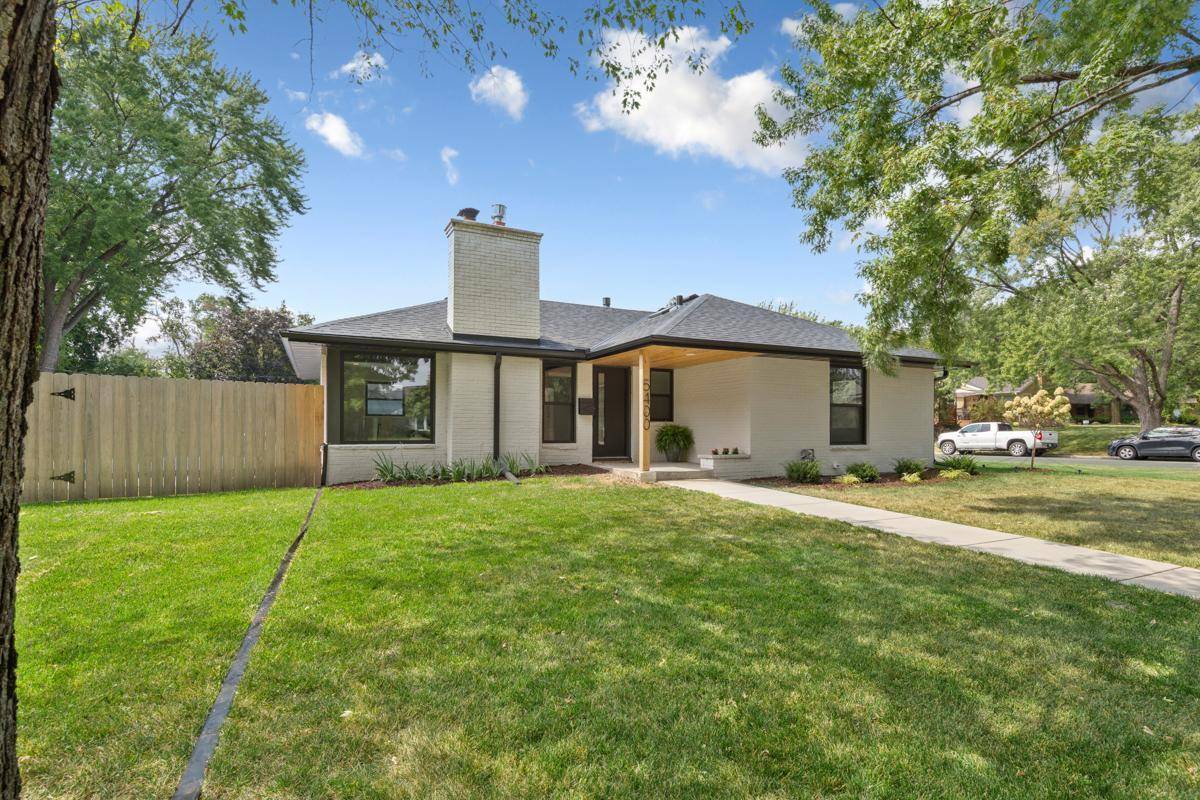 5400 Richmond LN, Edina, MN 55436