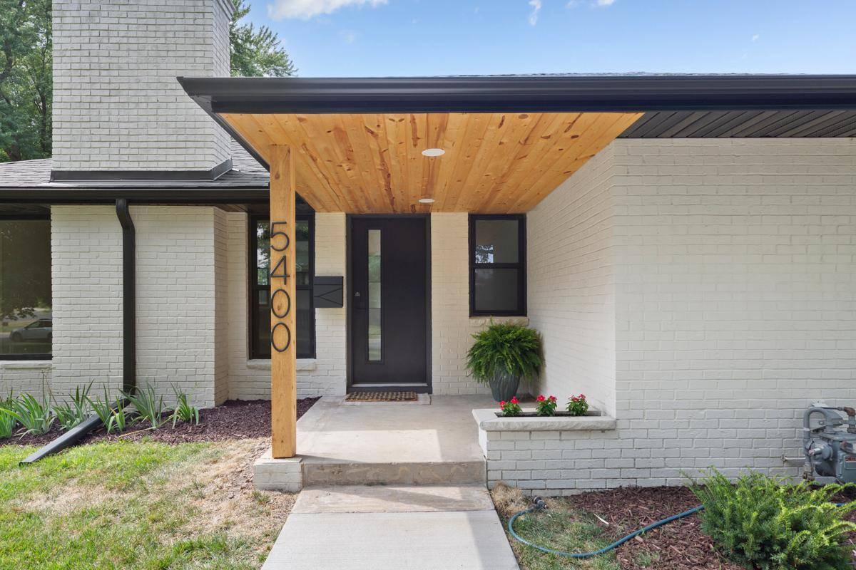 5400 Richmond LN, Edina, MN 55436