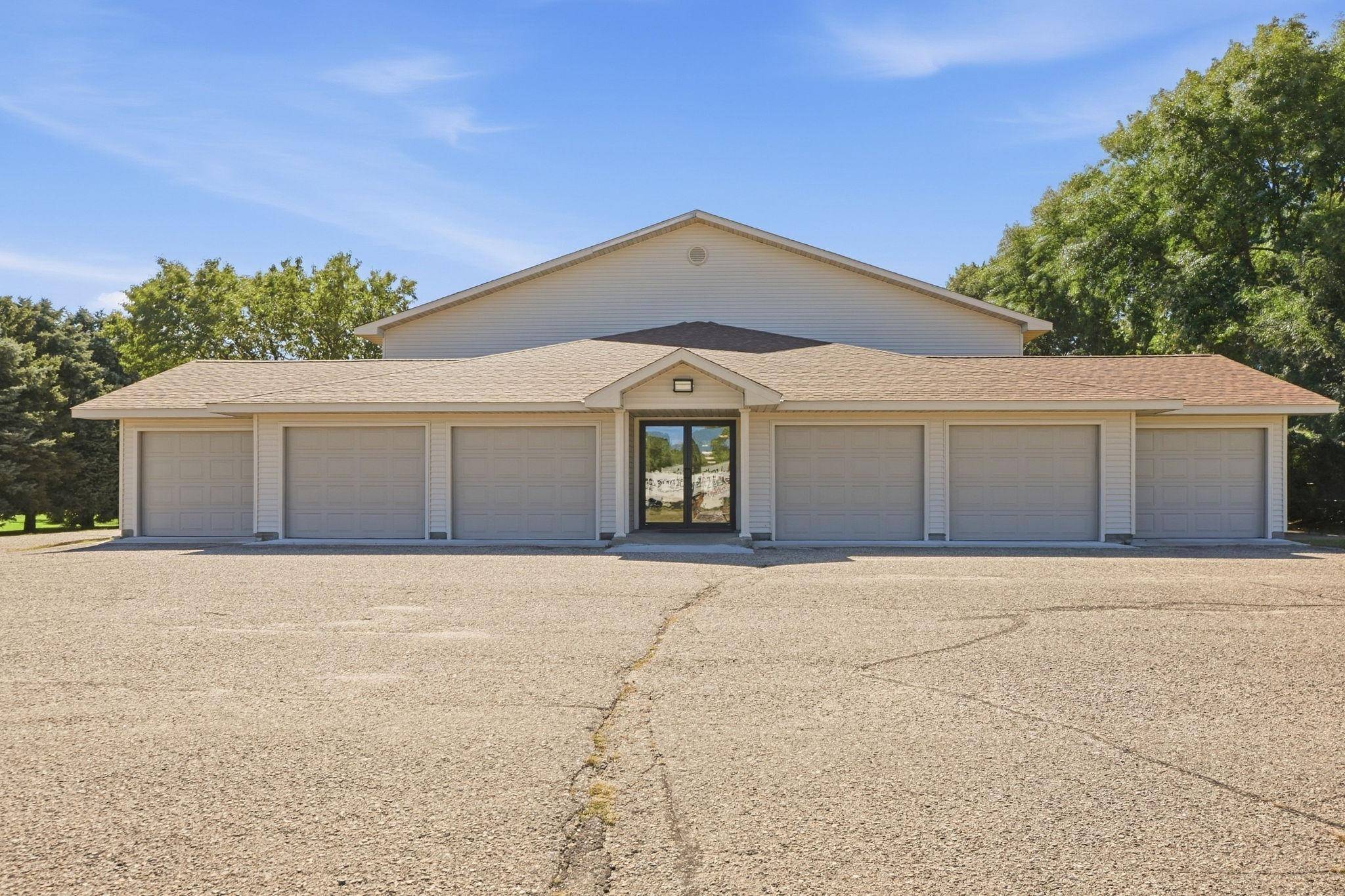190 Country Club RD SW, Melrose, MN 56352