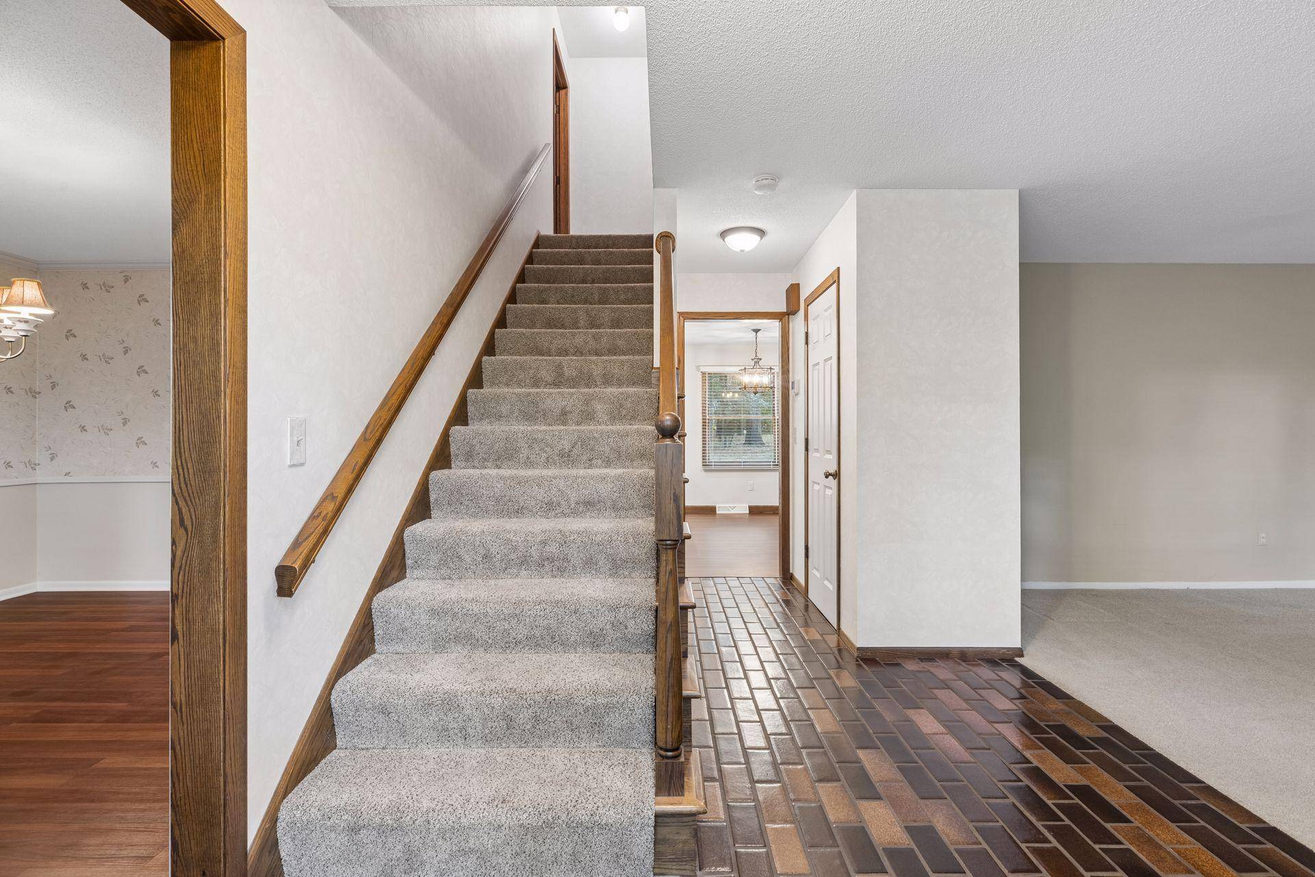 360 Quail RD, Dellwood, MN 55110