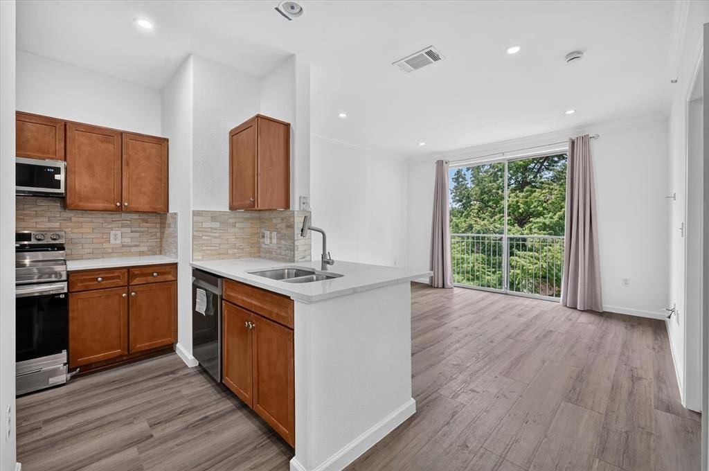 330 E Las Colinas Boulevard E #240, Irving, TX 75039