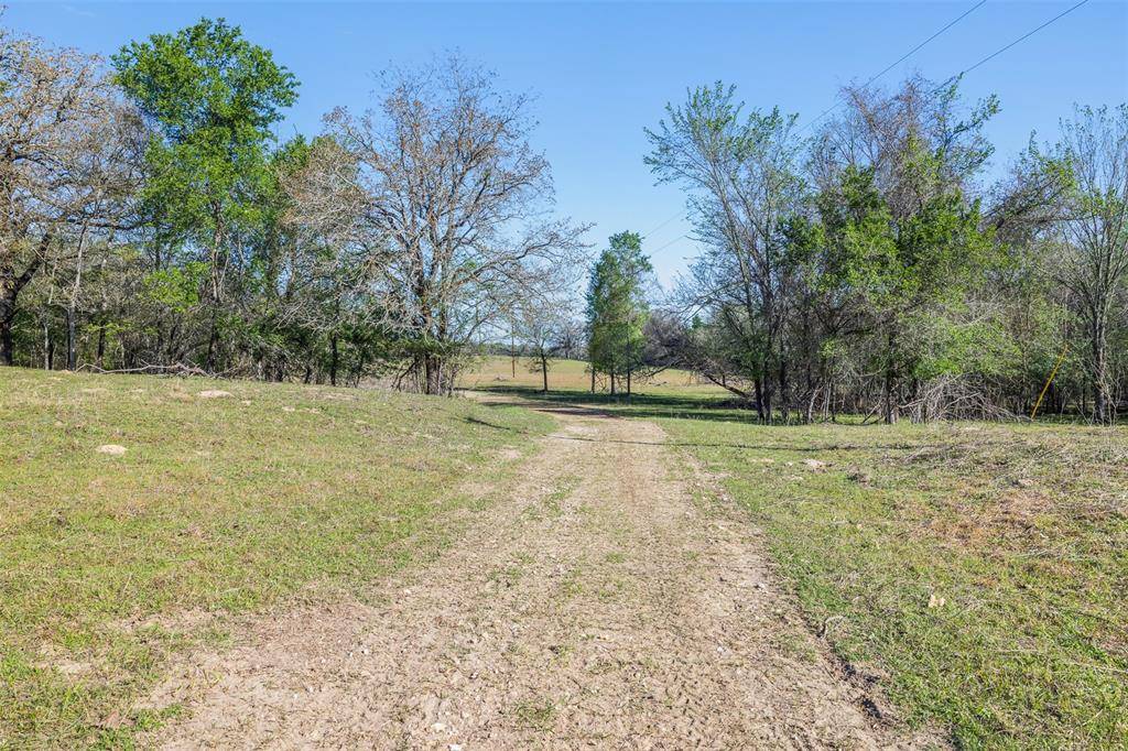 2313 E US Highway 79, Rockdale, TX 76567